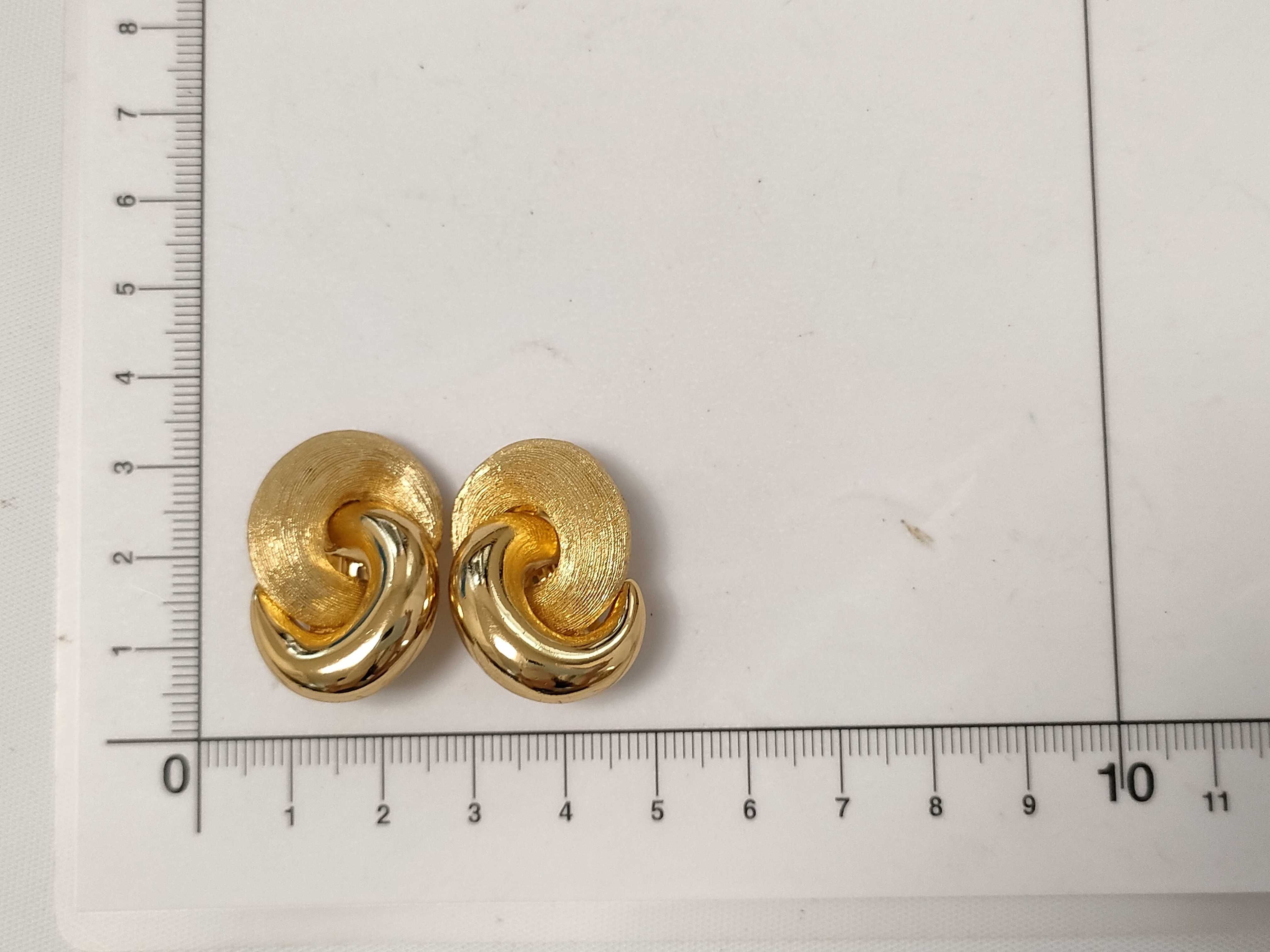 Christian Twist Design Gold Earrings — view 7
