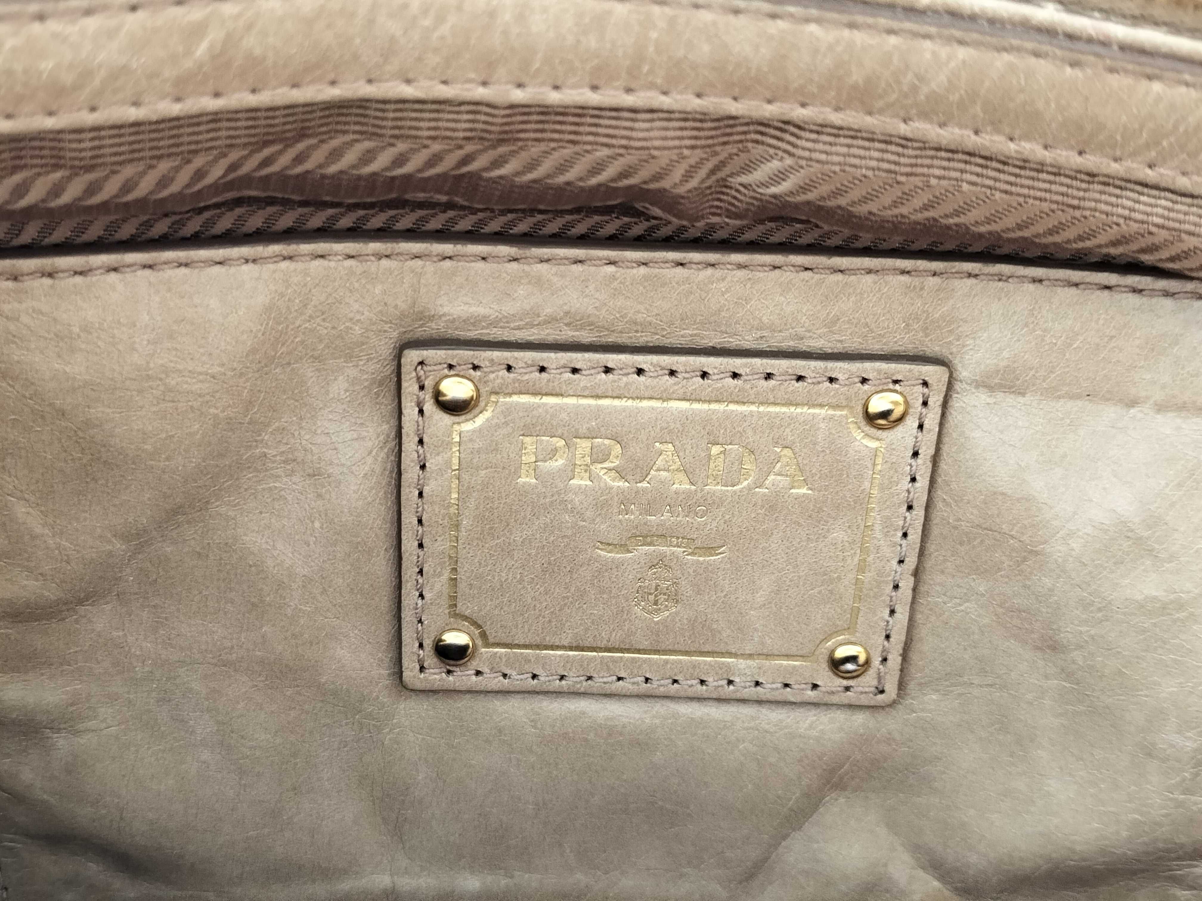Vitello Daino Shine Tote Bag — view 14