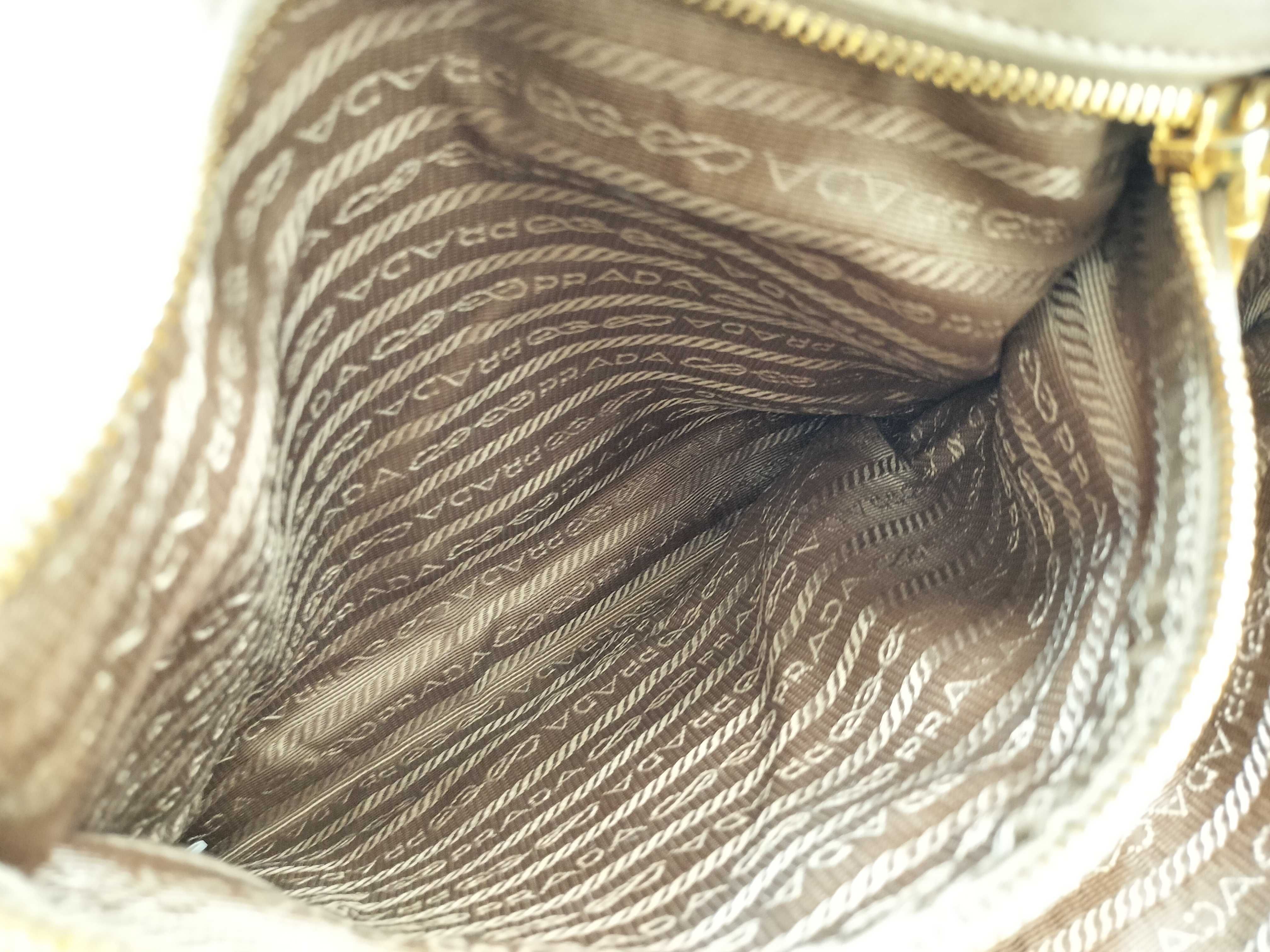 Vitello Daino Shine Tote Bag — view 15