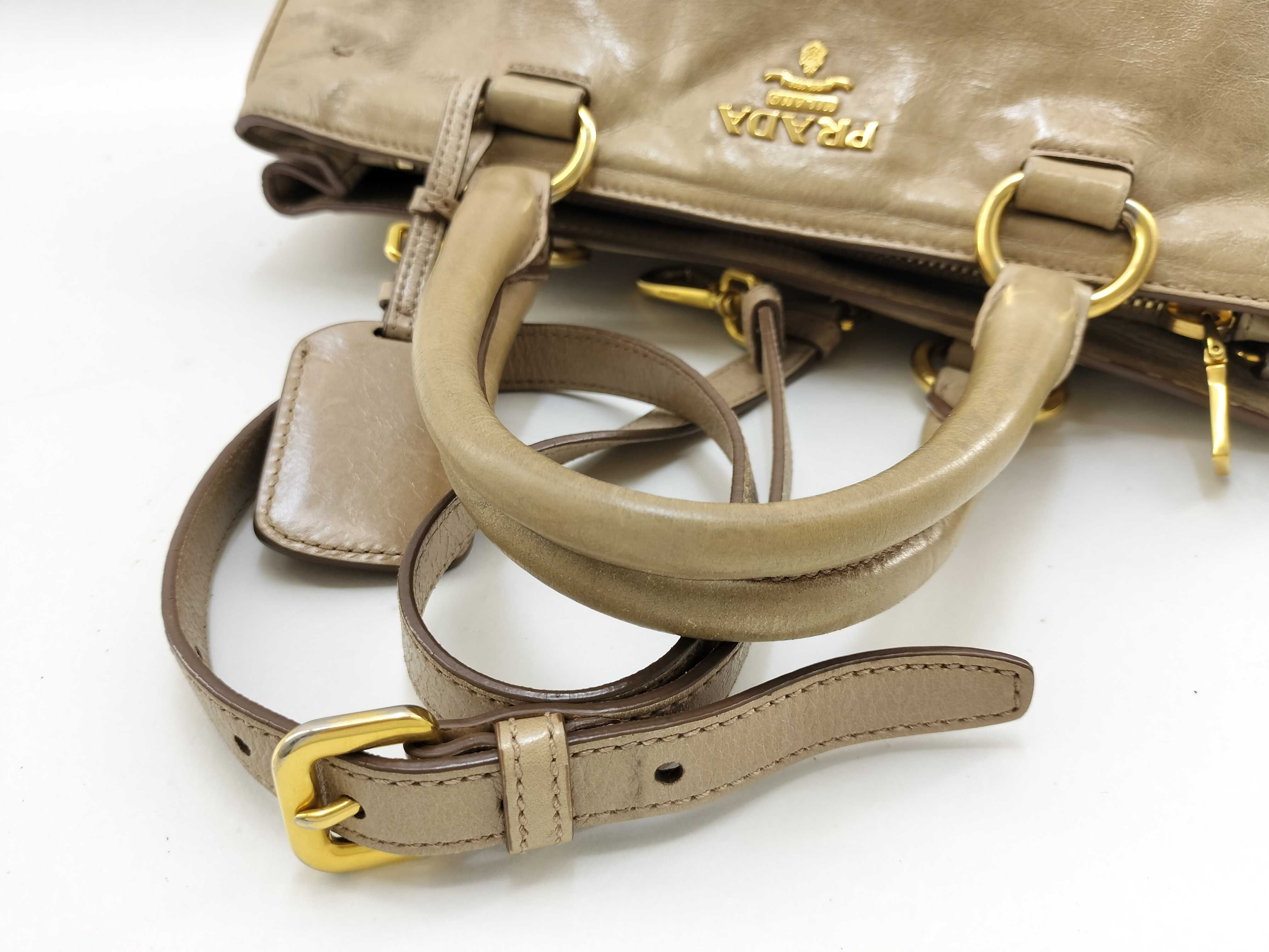 Vitello Daino Shine Tote Bag — view 9