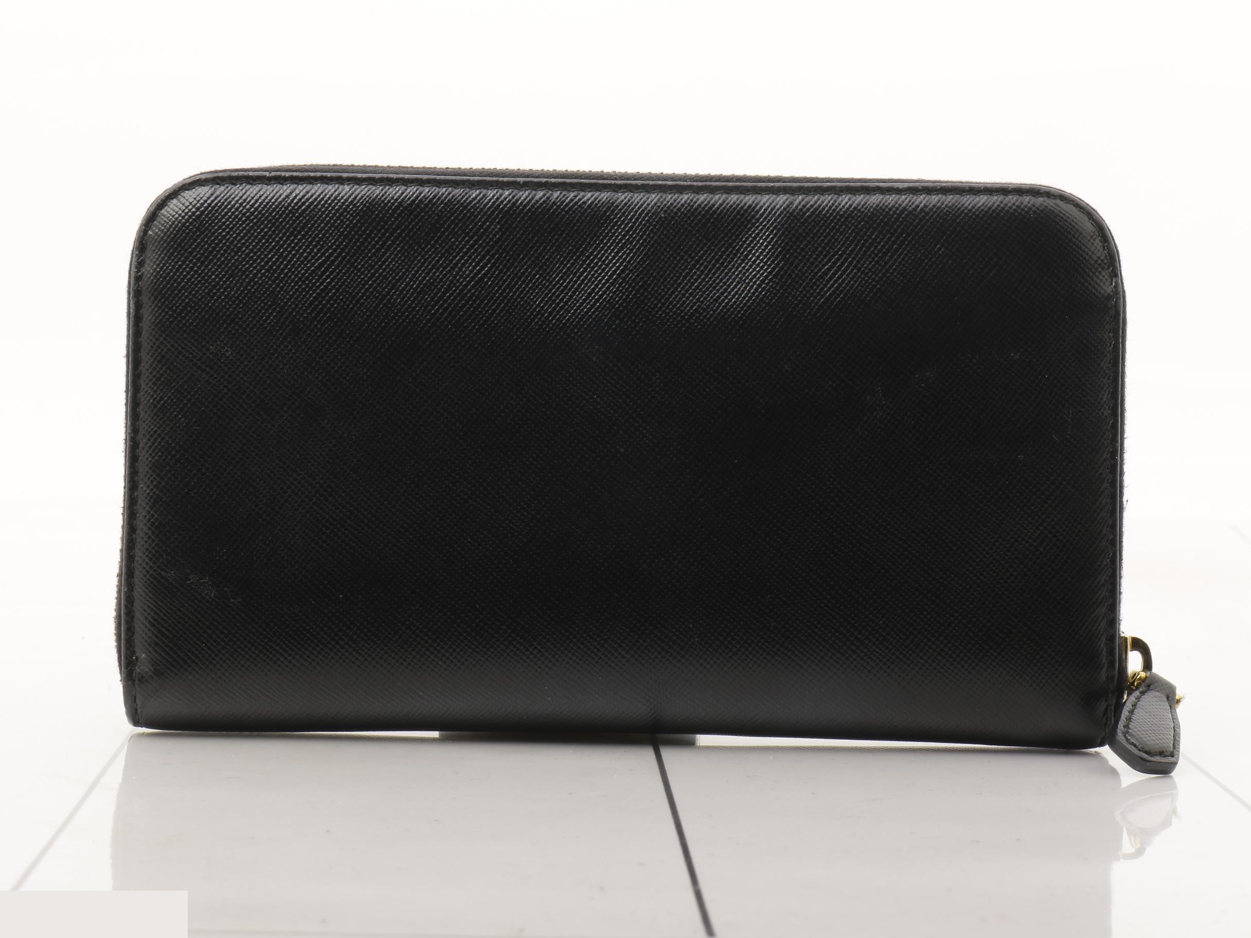 Saffiano Triangle Plate Round Zipper Long Wallet — view 2