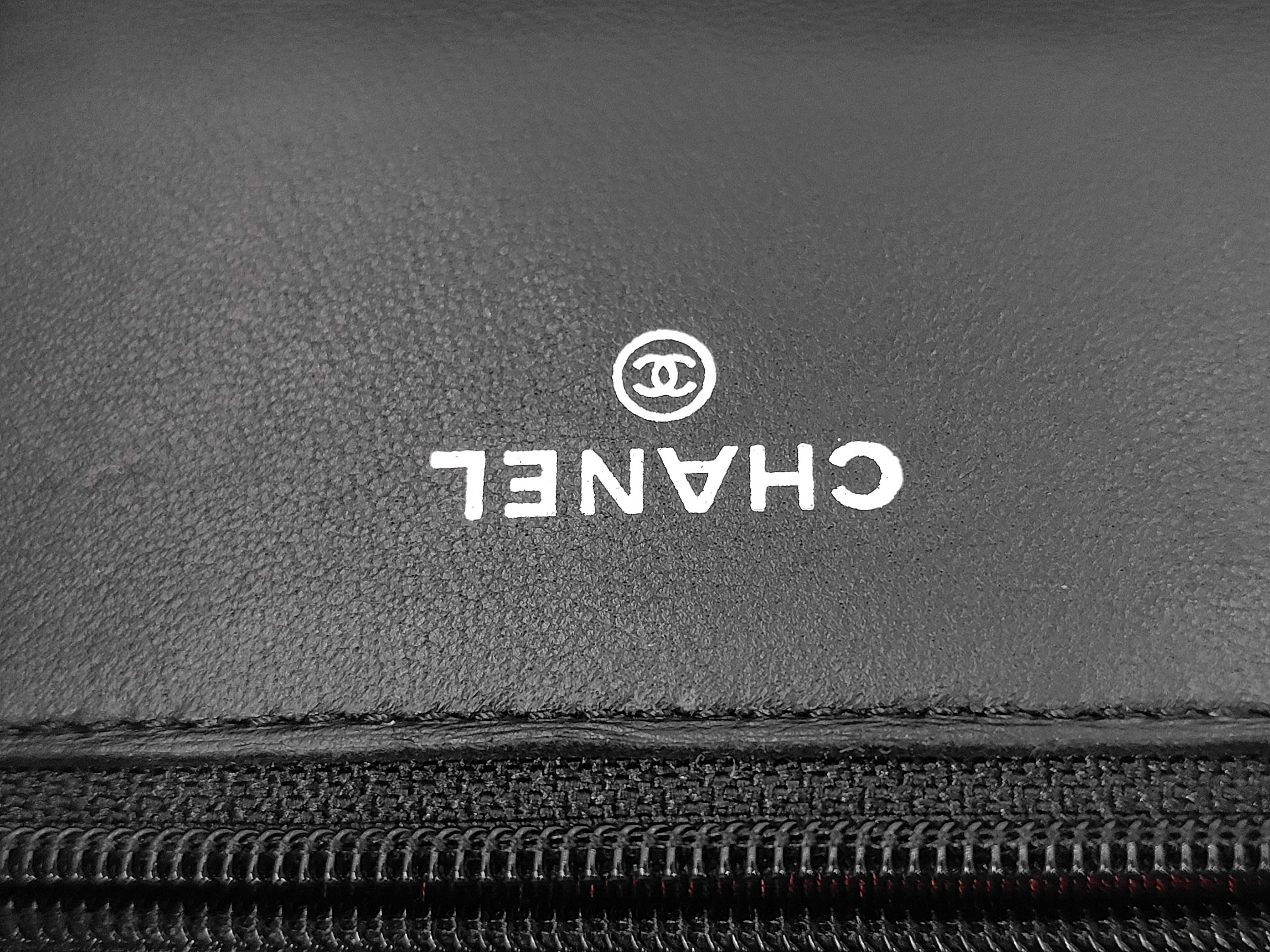 WOC Chain Bag Shoulder Bag — view 8