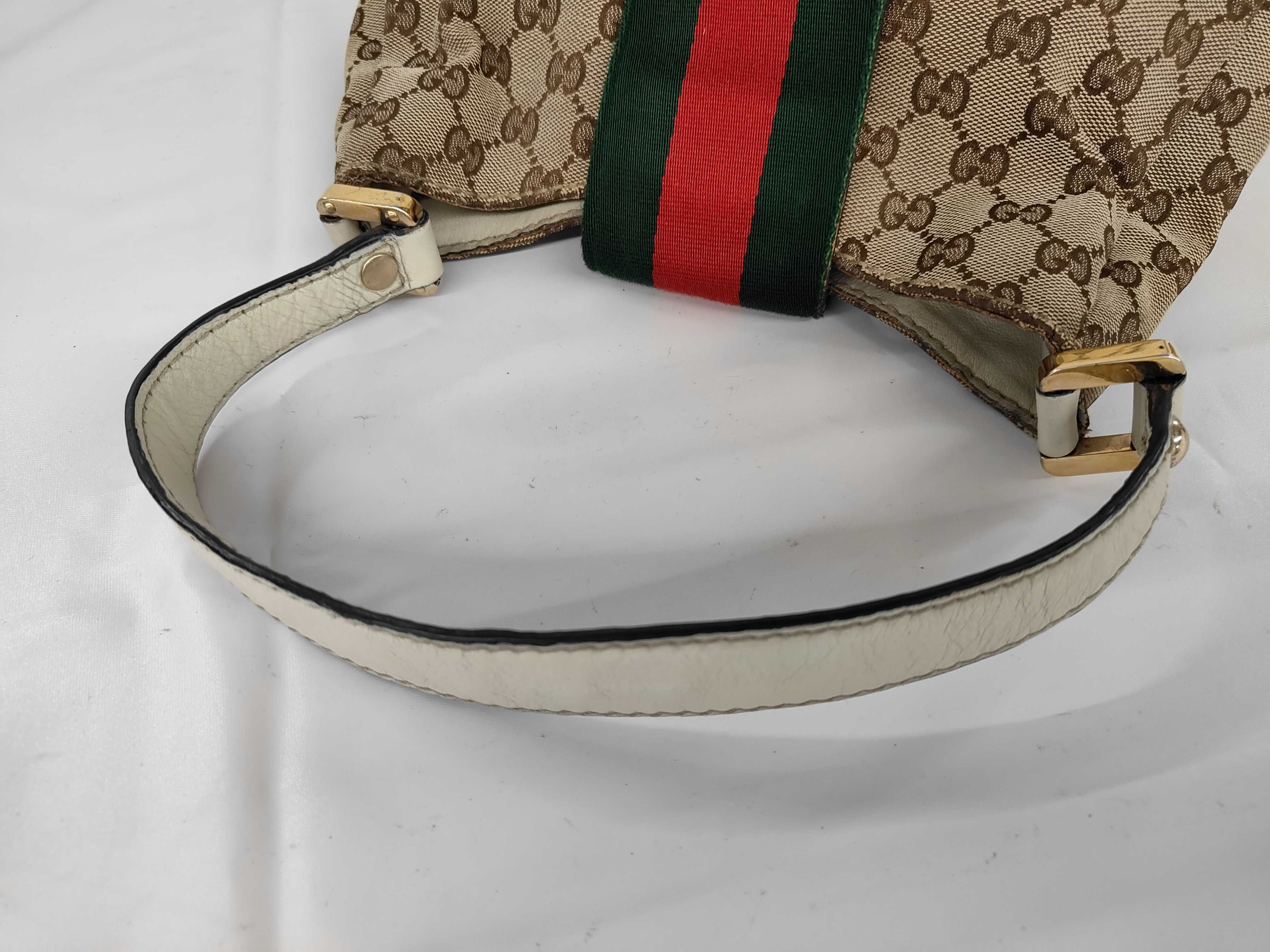 GG Canvas Sherry One-Shoulder Bag — view 3