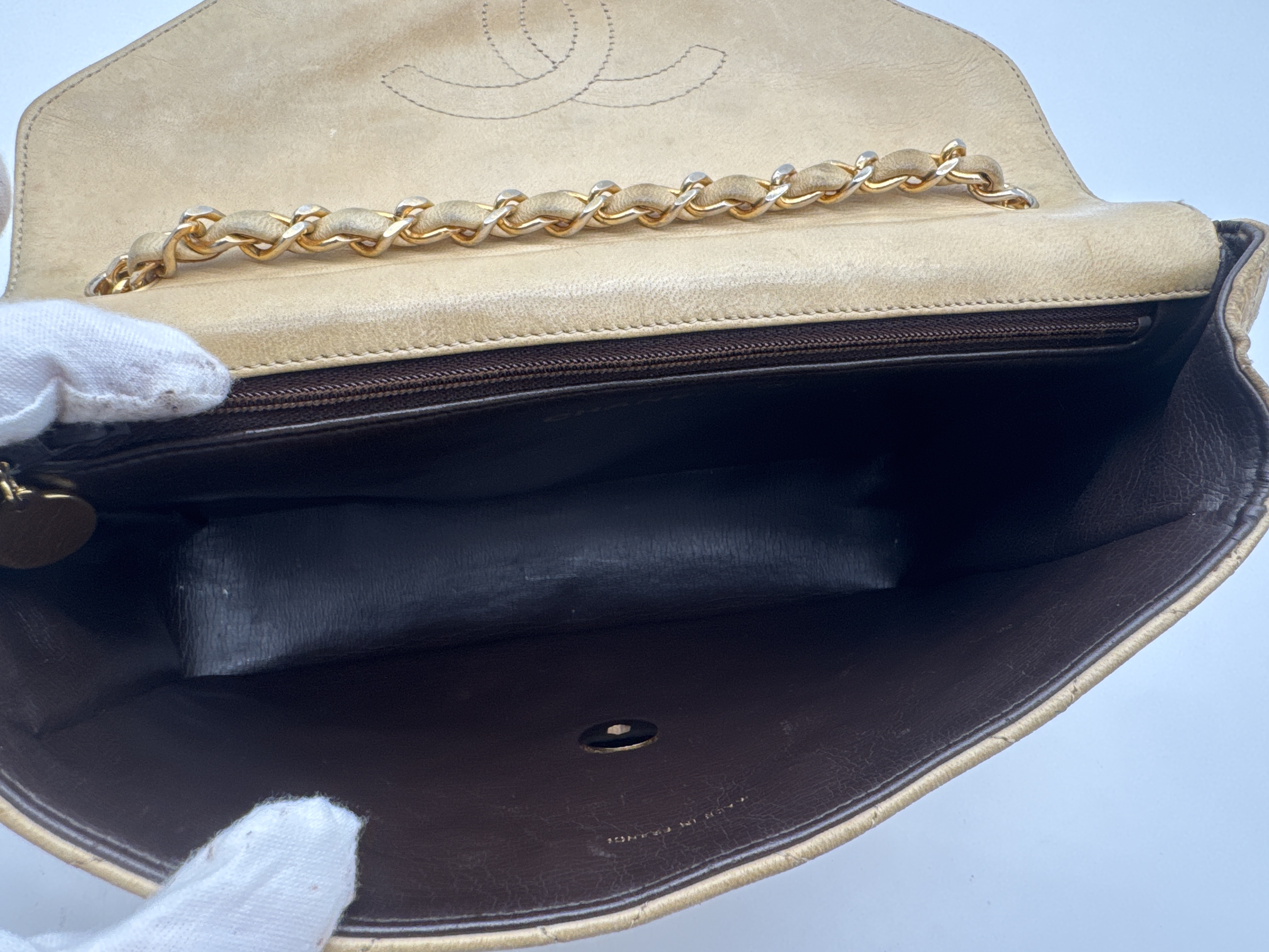 Matelassé Turnlock Beige Shoulder Bag — view 10