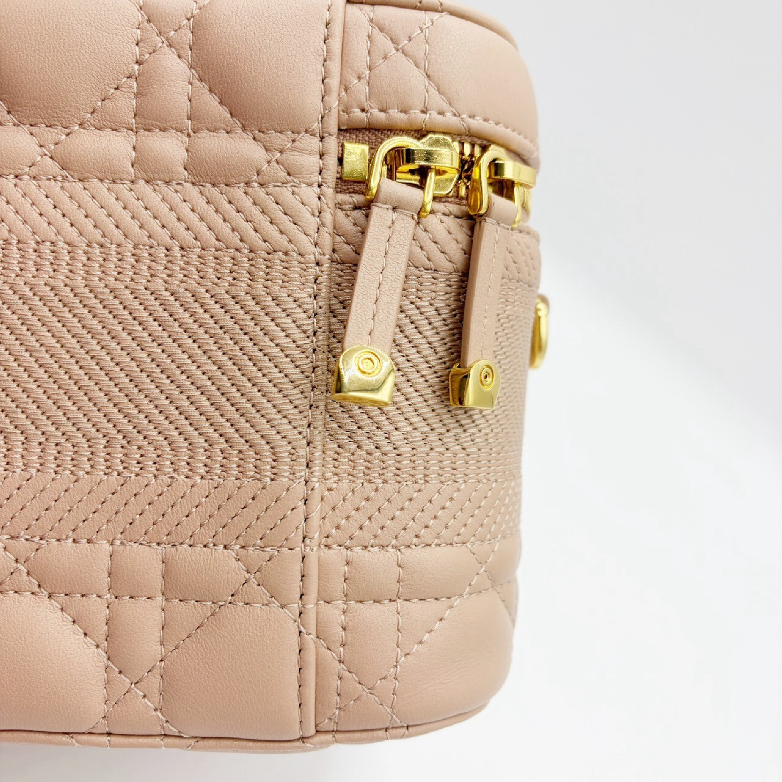 Travel Small Vanity Bag, Pink, 2-way Vanity Bag — view 10