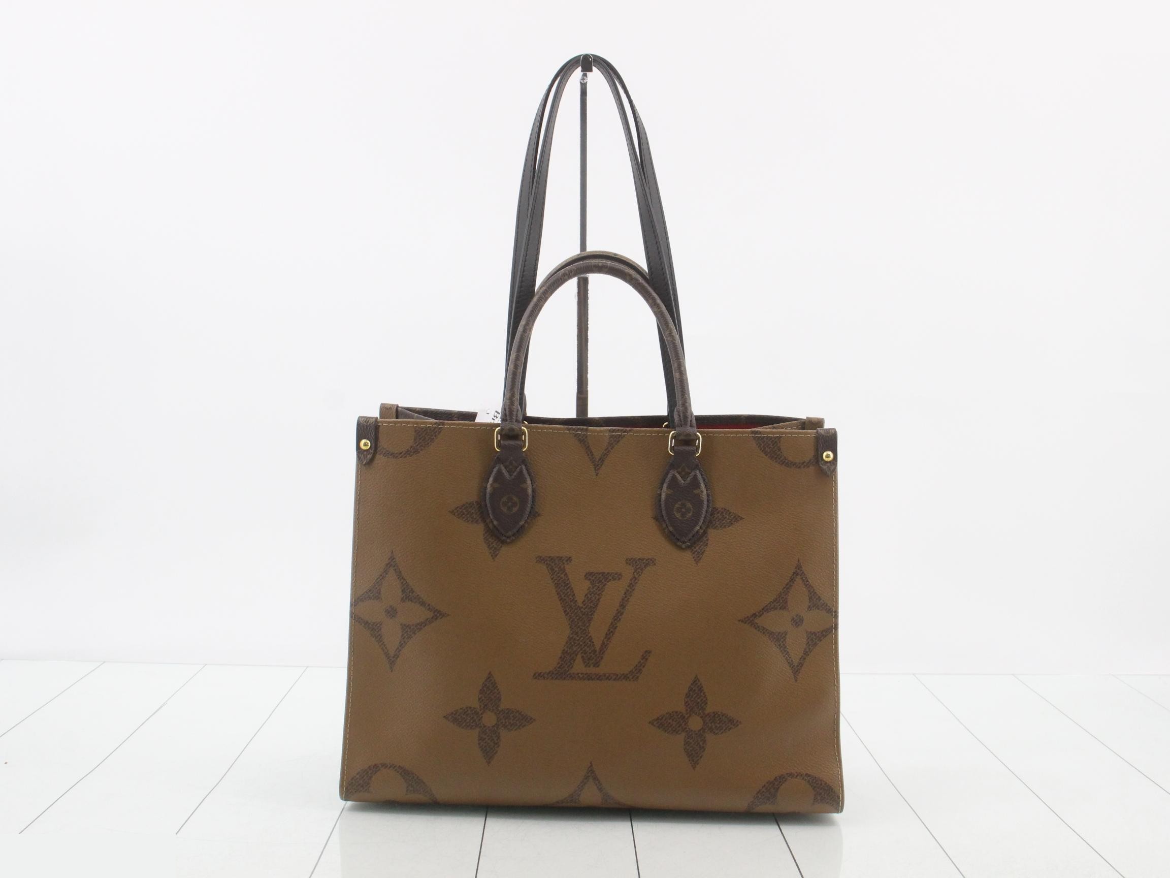 Monogram Giant Reverse OnTheGo MM 2-Way Tote Bag — view 2