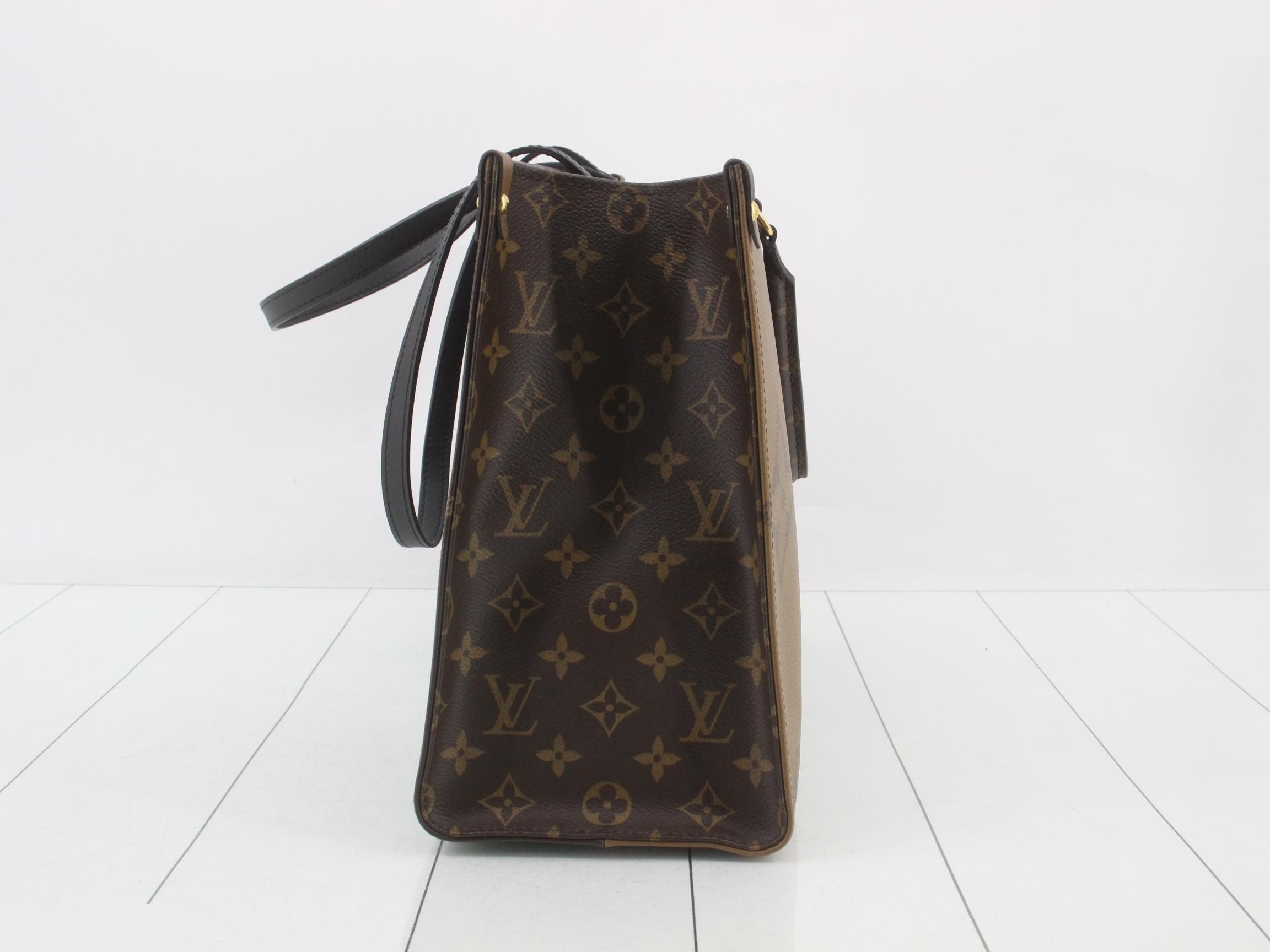 Monogram Giant Reverse OnTheGo MM 2-Way Tote Bag — view 3