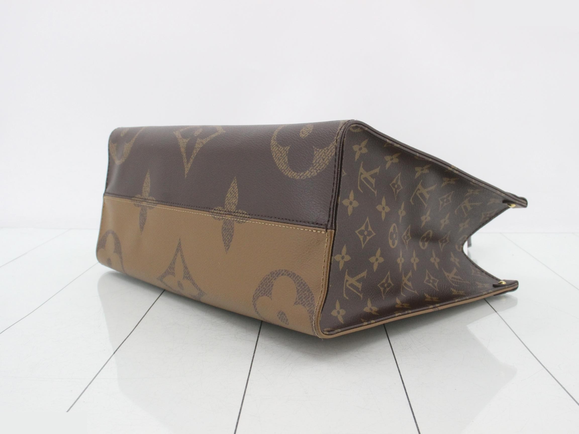 Monogram Giant Reverse OnTheGo MM 2-Way Tote Bag — view 6