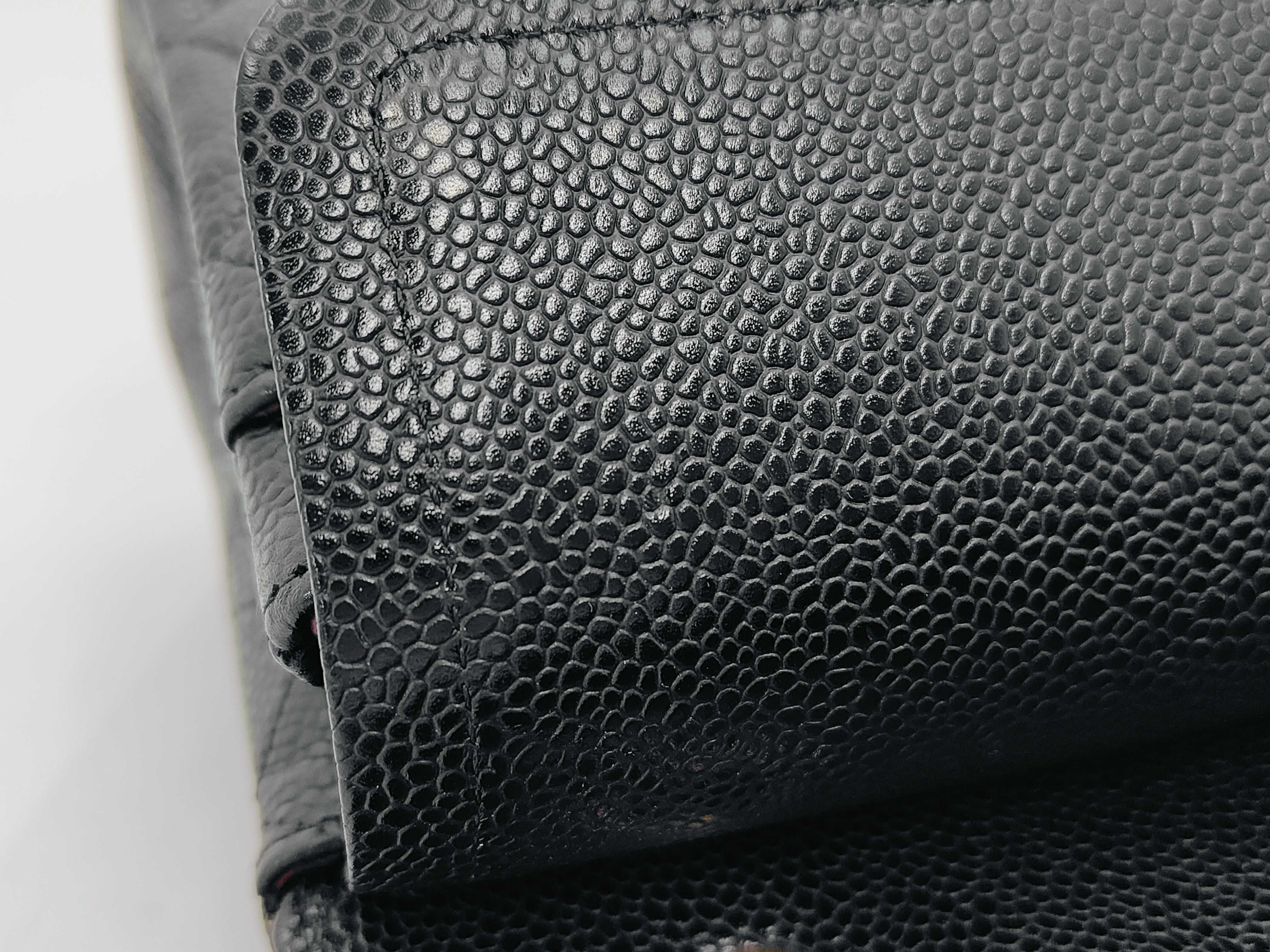 Matelassé 23 A01113 Caviar Skin Shoulder Bag — view 11