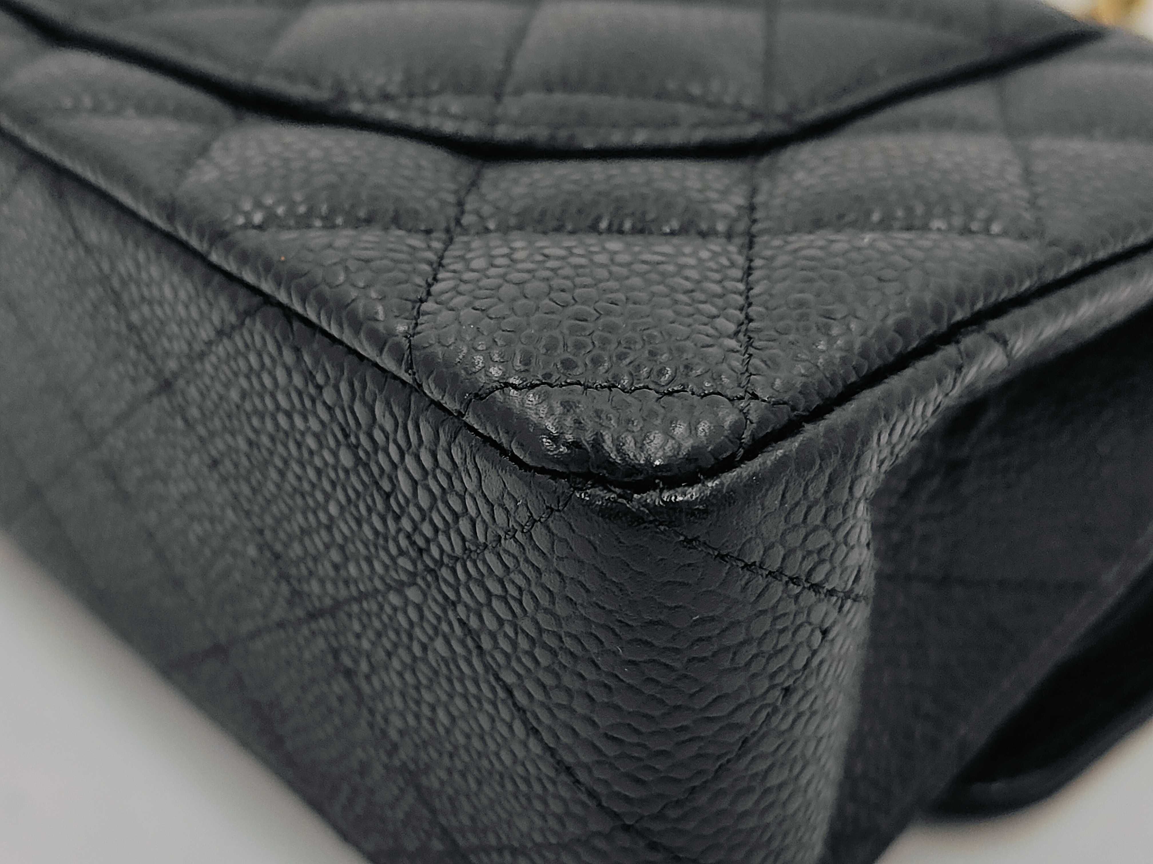 Matelassé 23 A01113 Caviar Skin Shoulder Bag — view 7