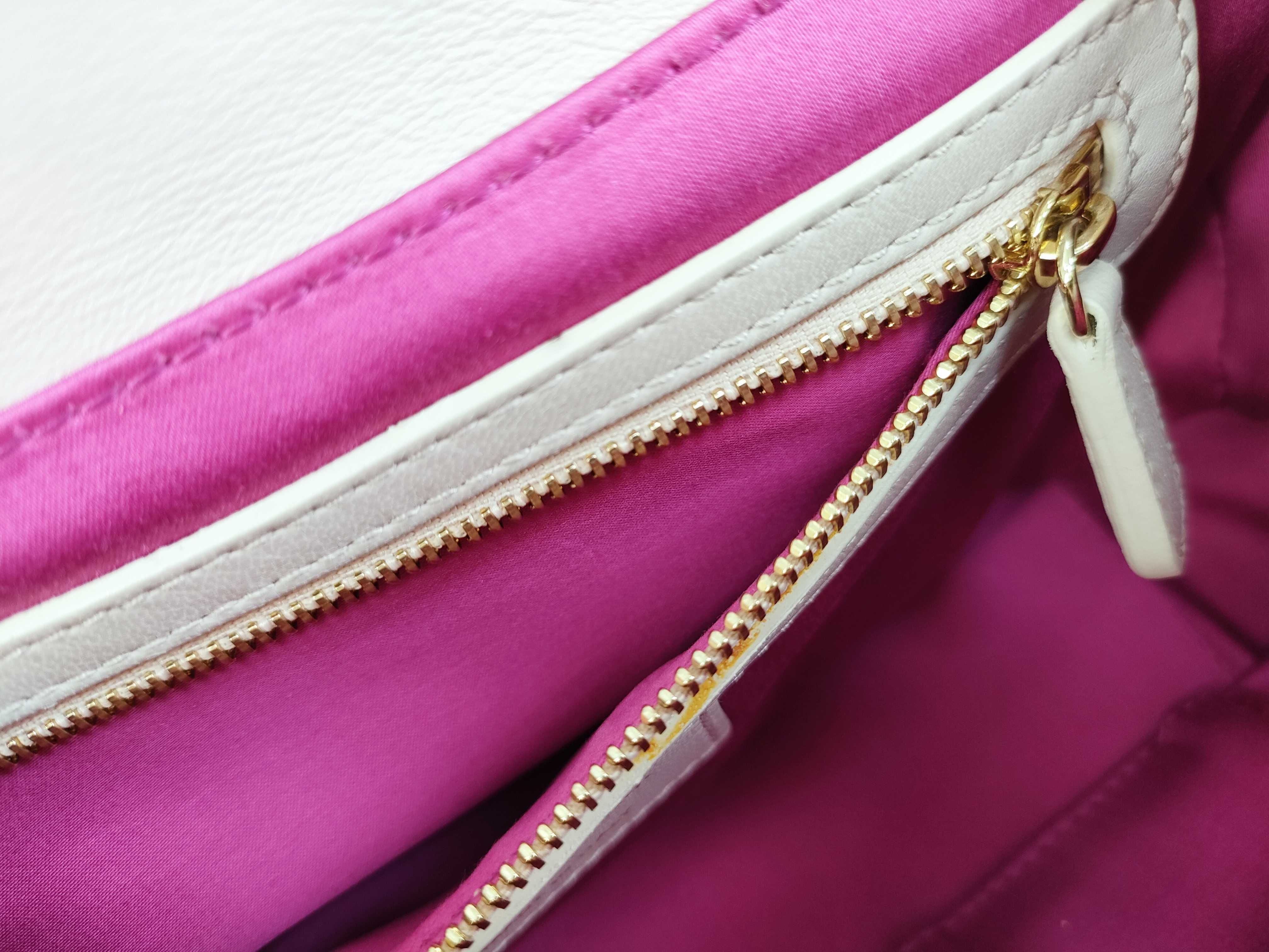 Chain Shoulder Bag / Quilted / 01-B0-0152 Shoulder Bag — view 11