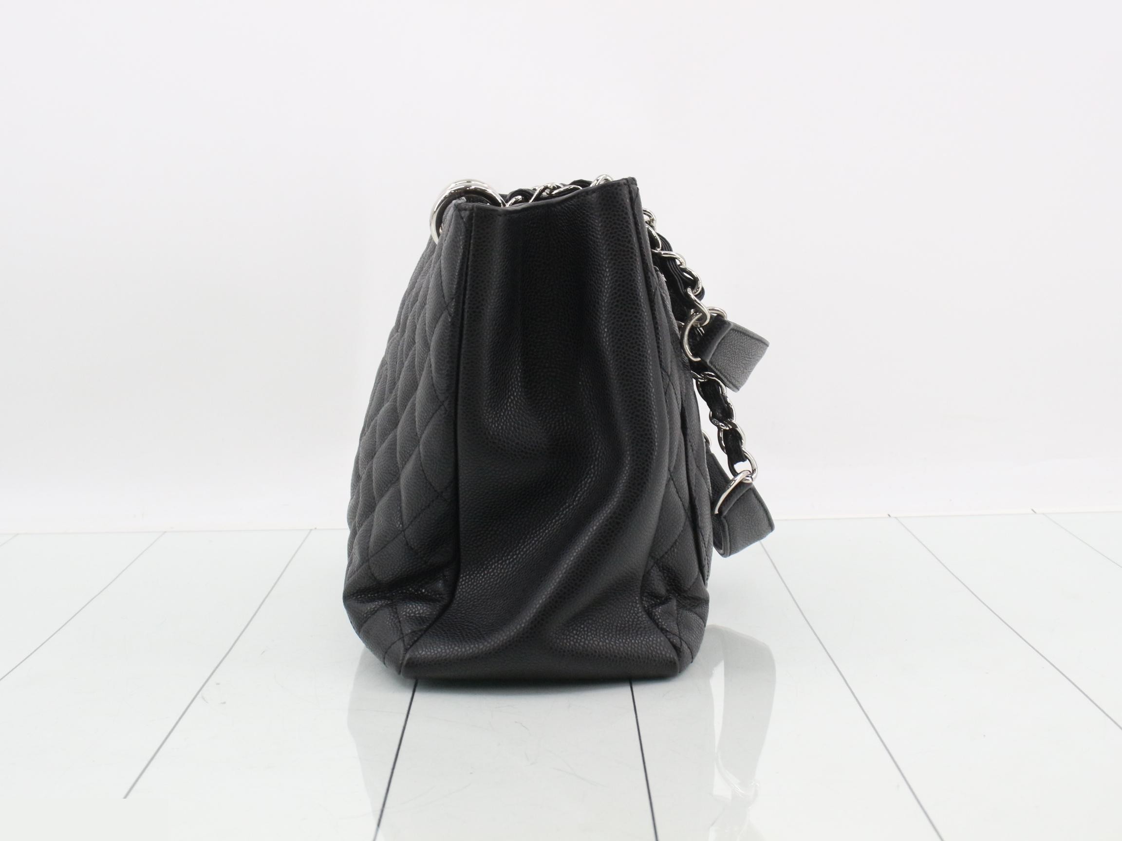 Caviar leather matelassé chain tote bag — view 3