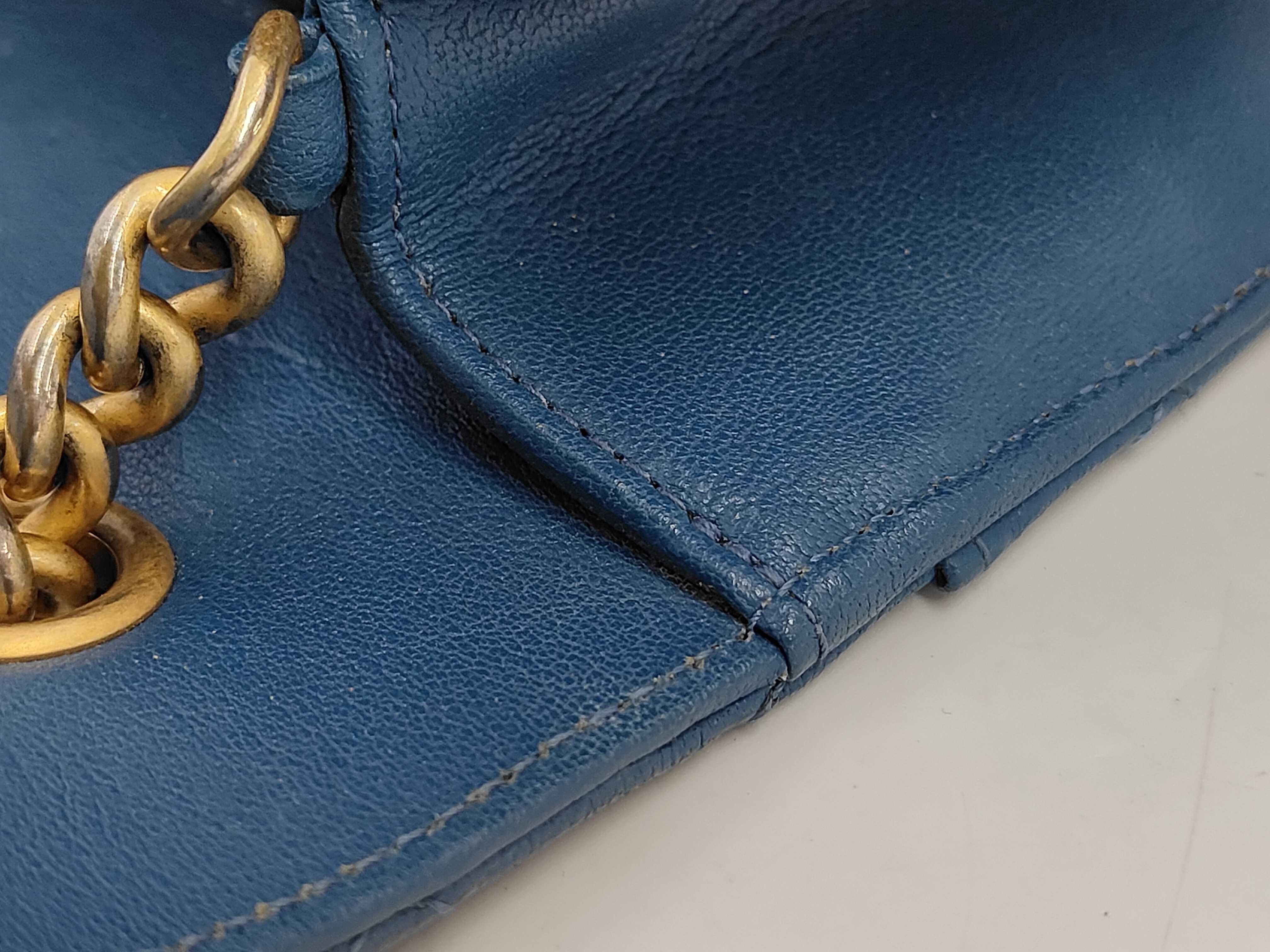 Matelassé Leather Chain Shoulder Bag (Serial Number 24) - Blue with Gold Hardware — view 13