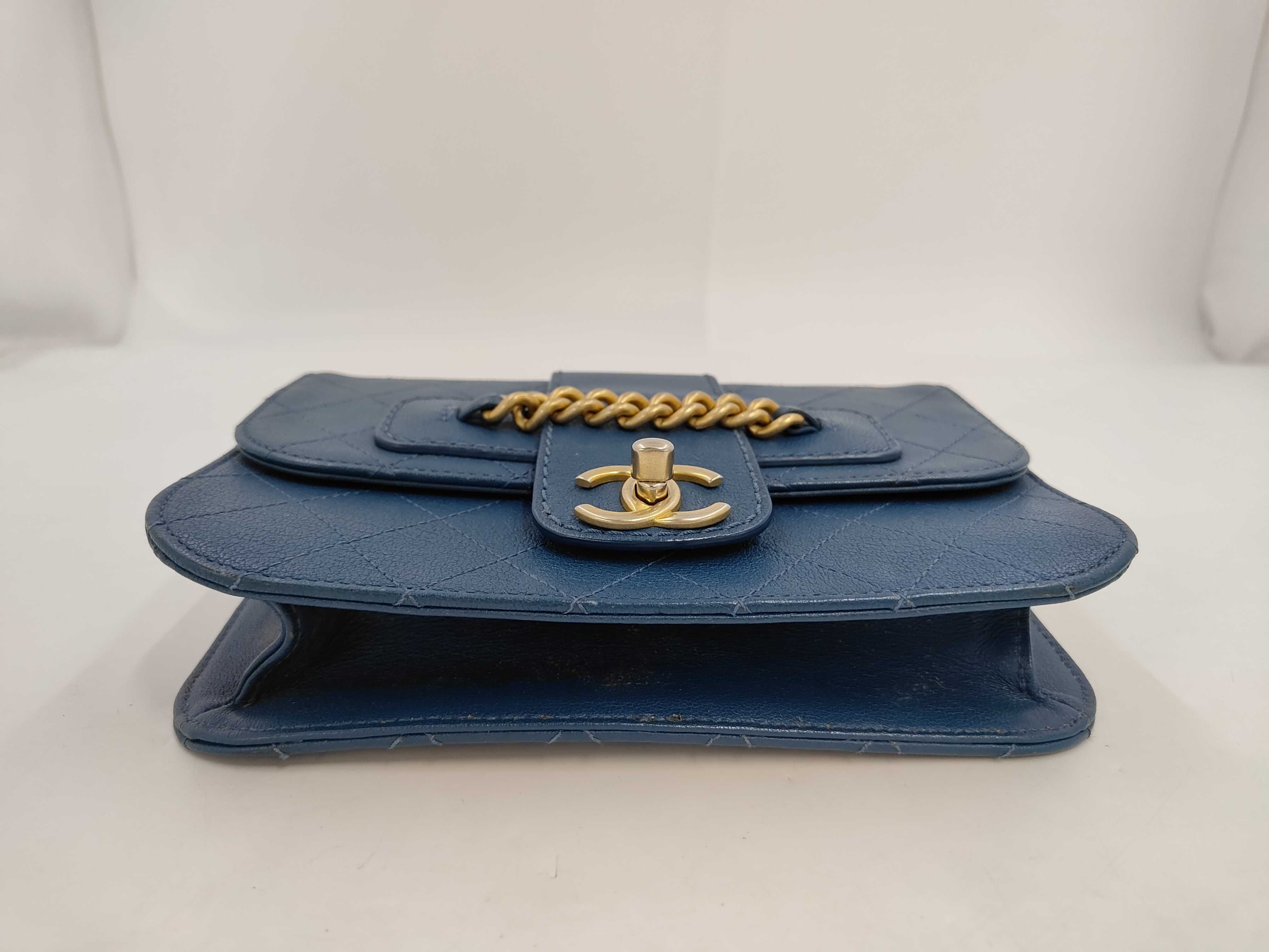 Matelassé Leather Chain Shoulder Bag (Serial Number 24) - Blue with Gold Hardware — view 4