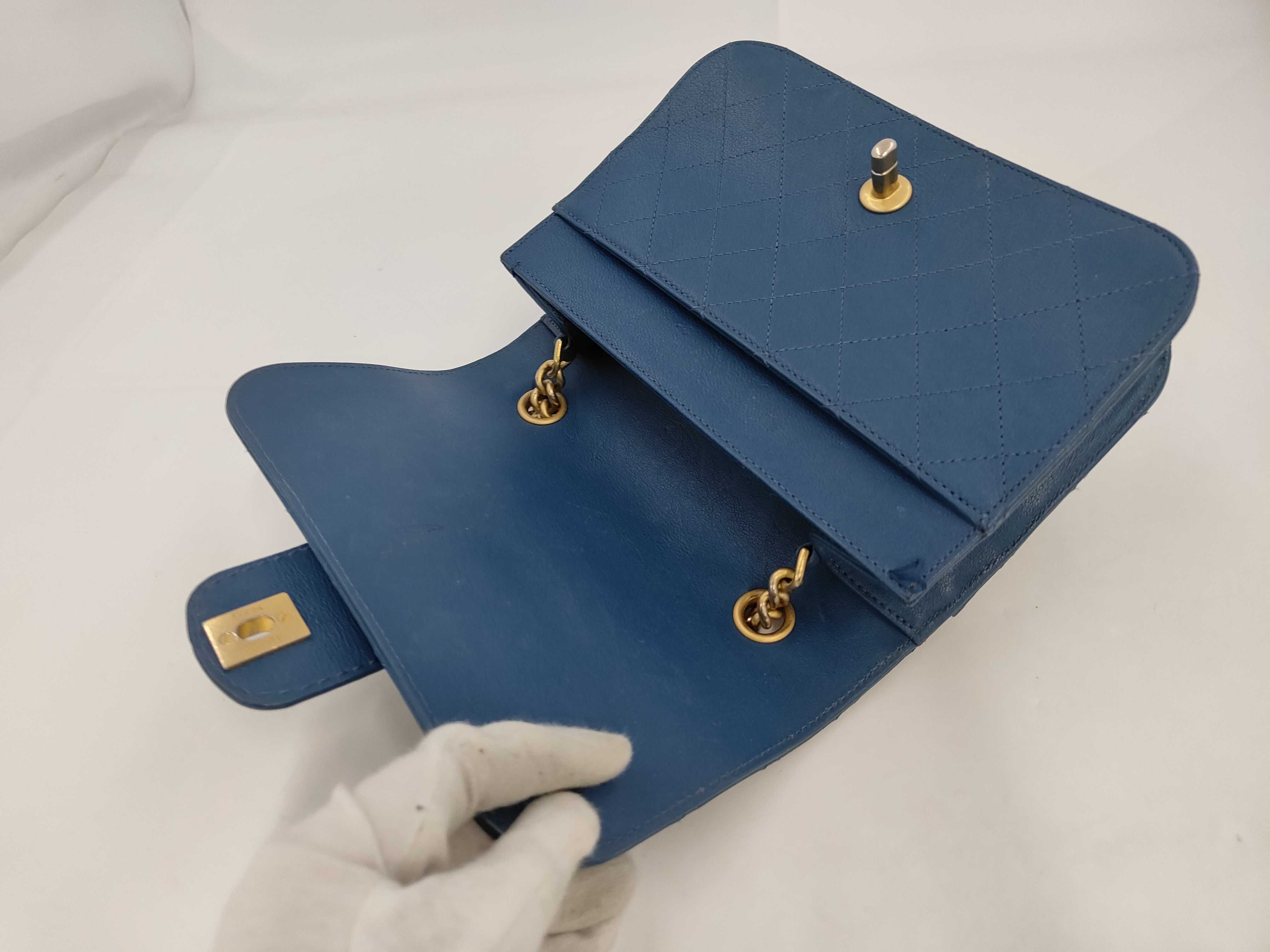 Matelassé Leather Chain Shoulder Bag (Serial Number 24) - Blue with Gold Hardware — view 5