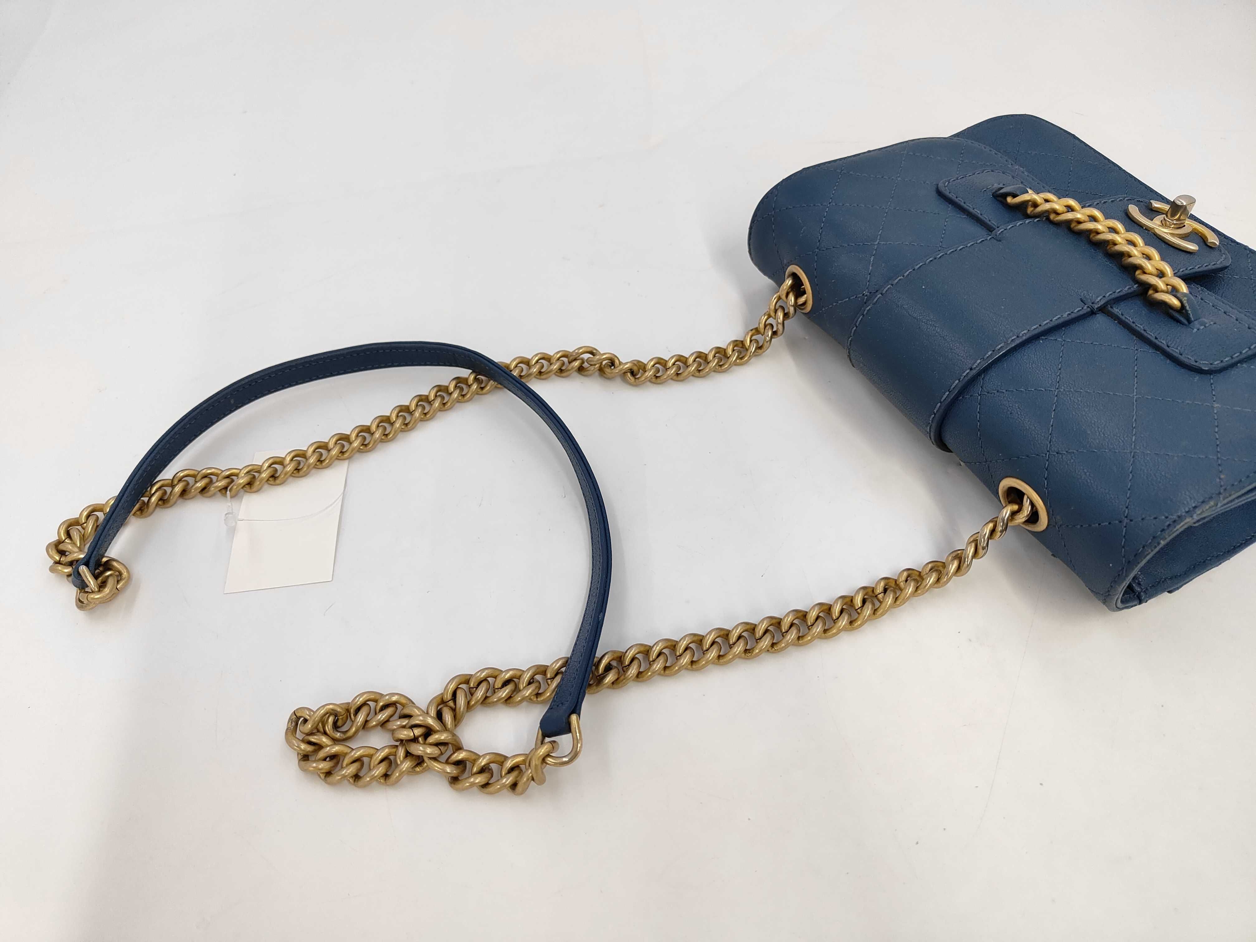 Matelassé Leather Chain Shoulder Bag (Serial Number 24) - Blue with Gold Hardware — view 6