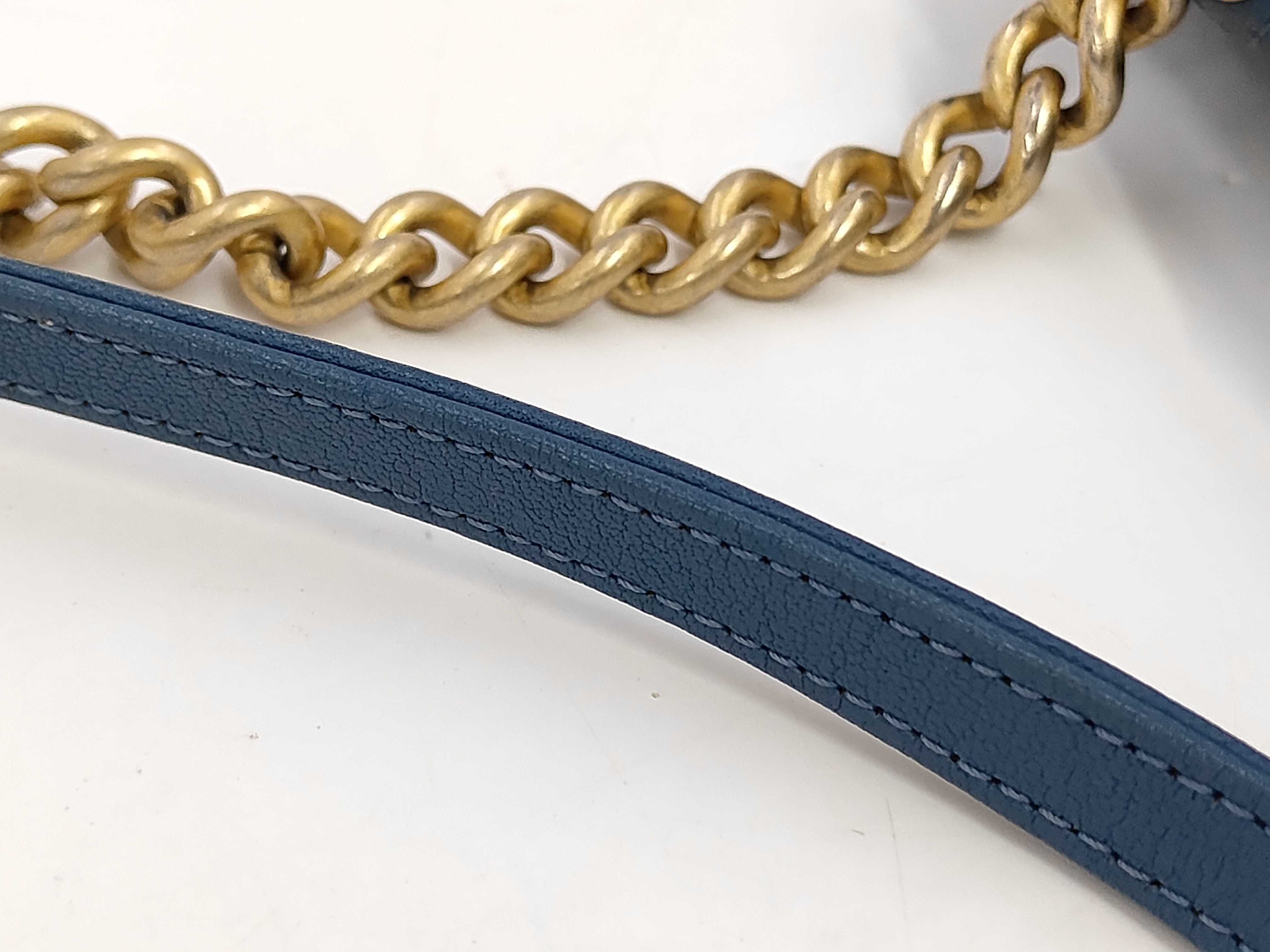 Matelassé Leather Chain Shoulder Bag (Serial Number 24) - Blue with Gold Hardware — view 7