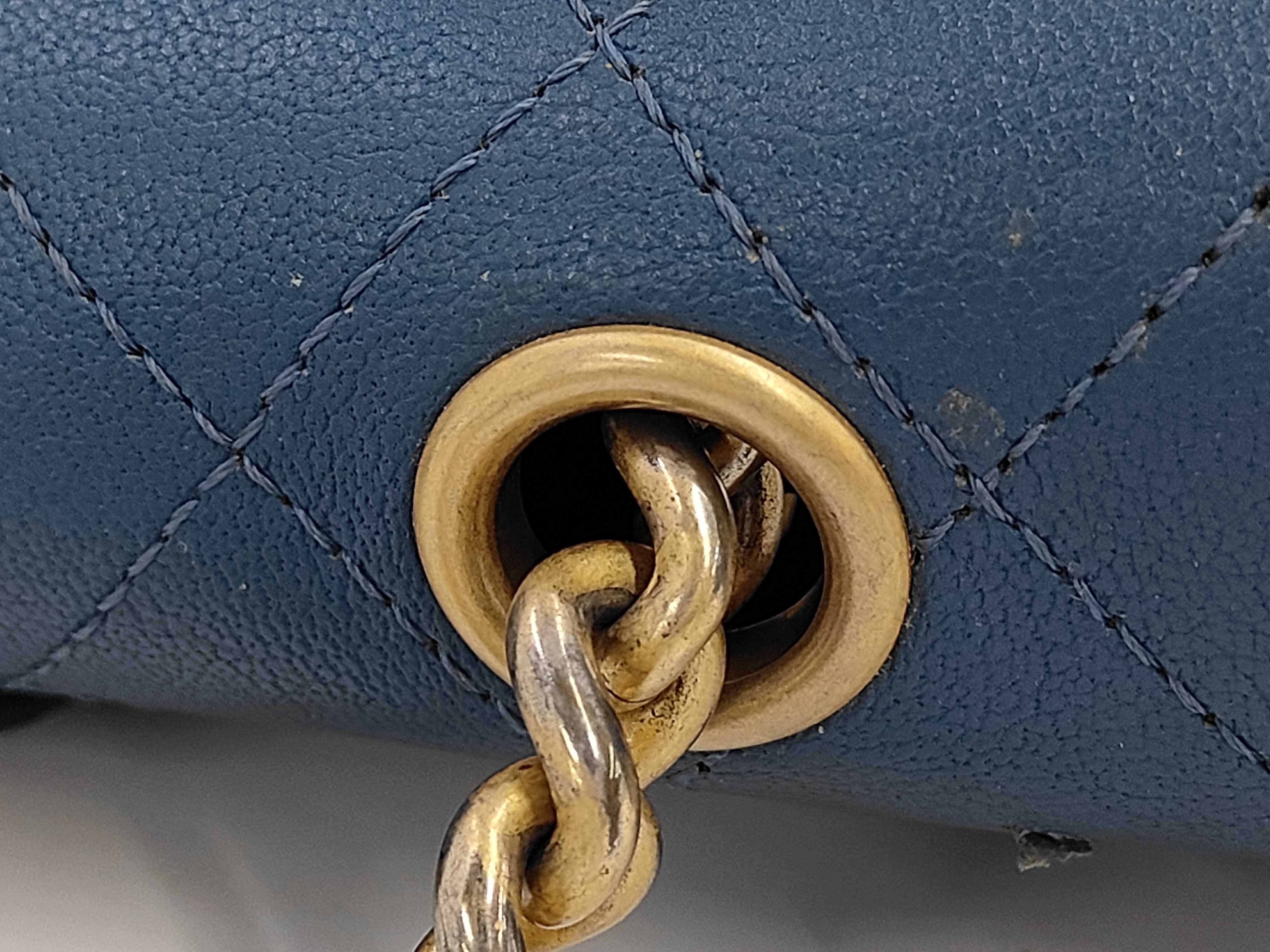 Matelassé Leather Chain Shoulder Bag (Serial Number 24) - Blue with Gold Hardware — view 8