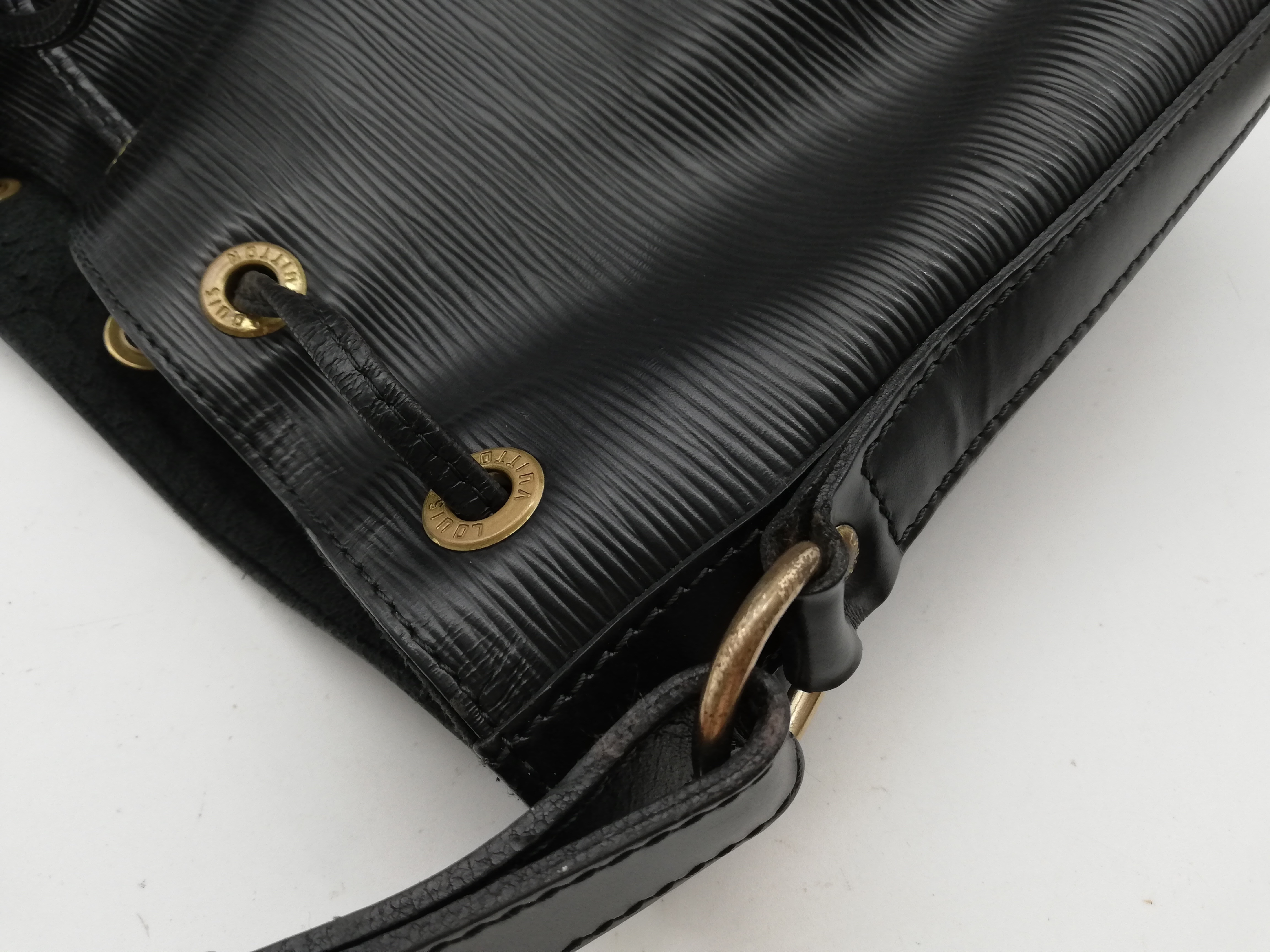 Epi Petit Noé M59012 Noir Shoulder Bag — view 13