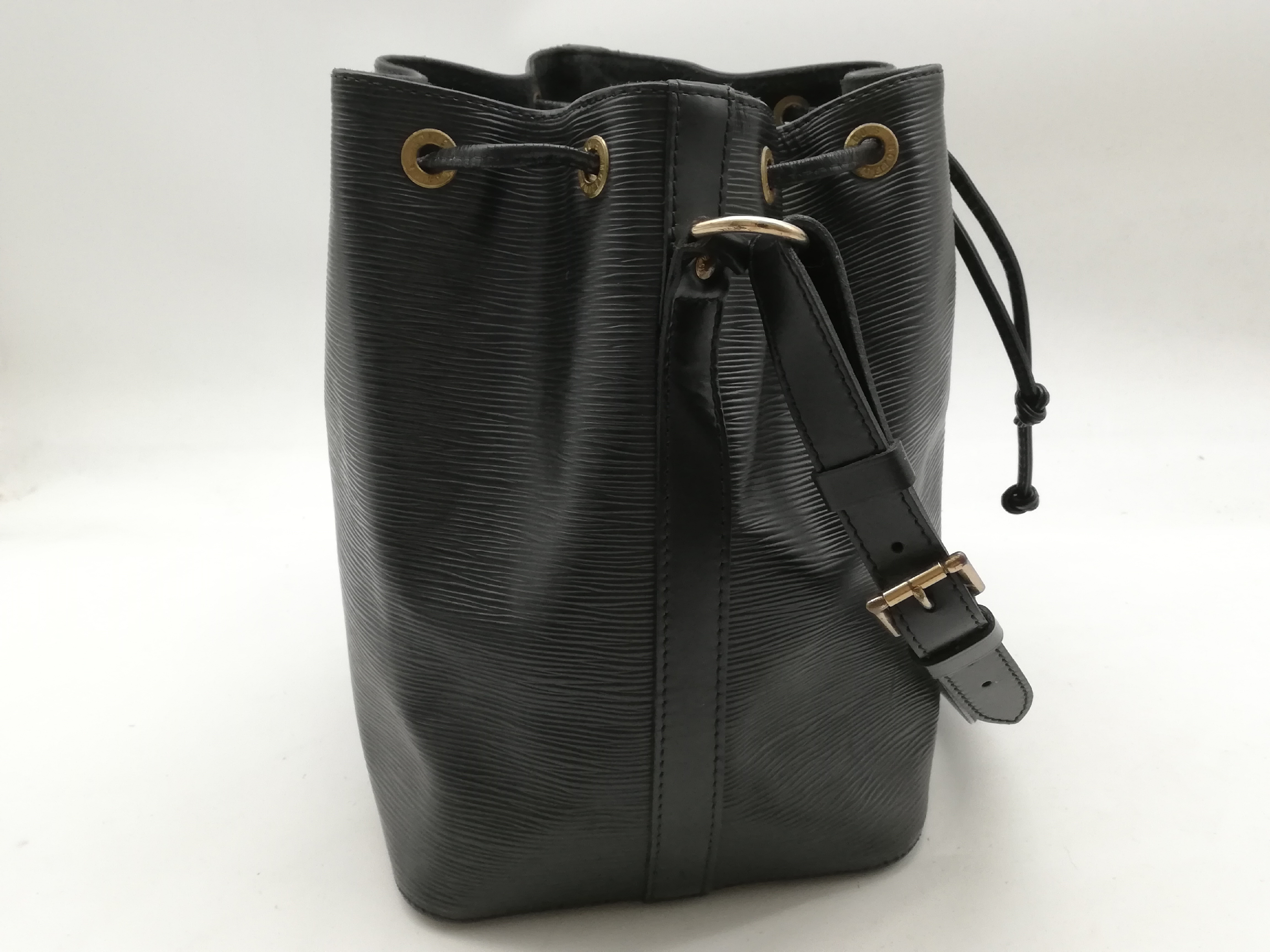 Epi Petit Noé M59012 Noir Shoulder Bag — view 4
