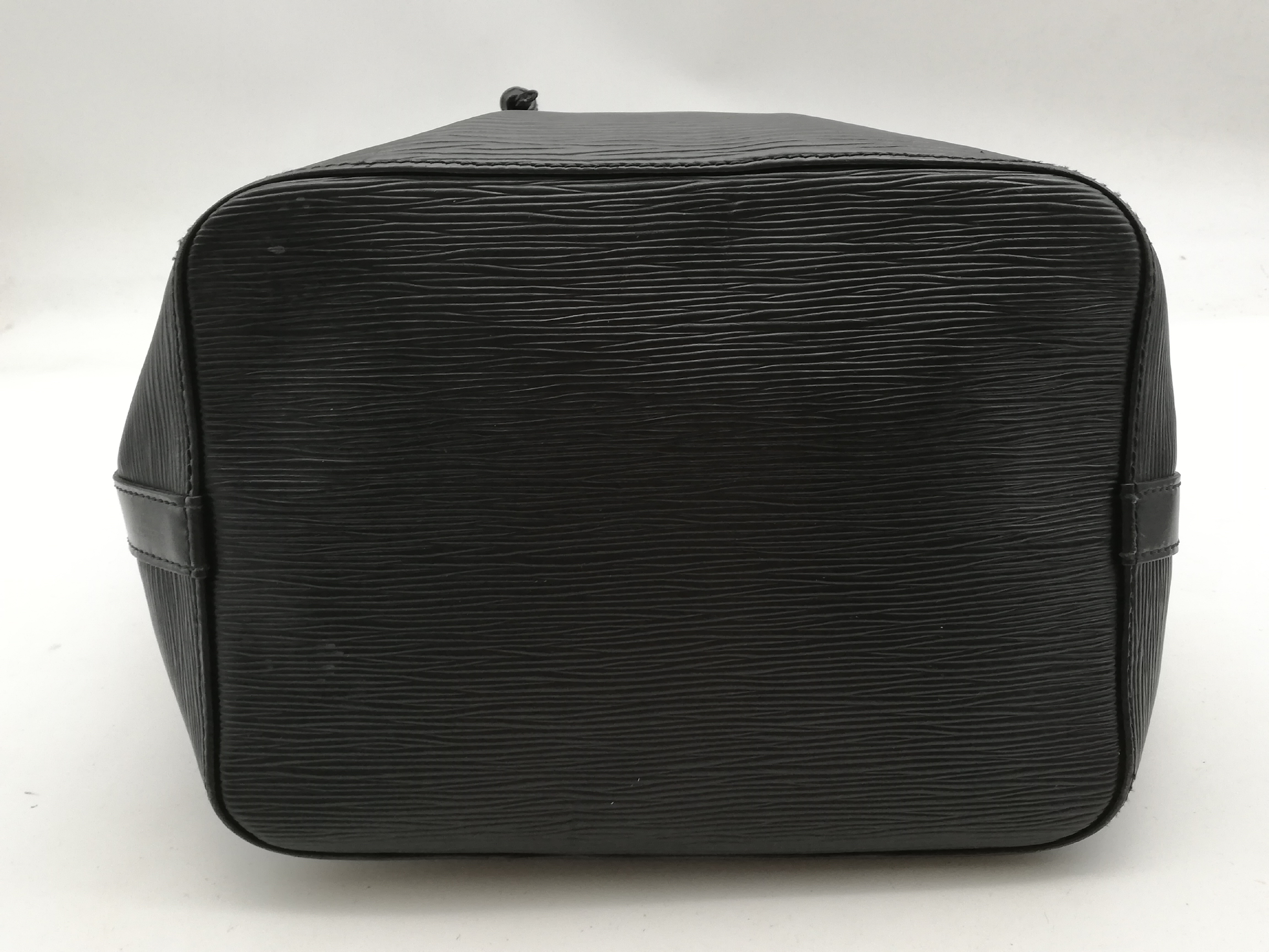 Epi Petit Noé M59012 Noir Shoulder Bag — view 5