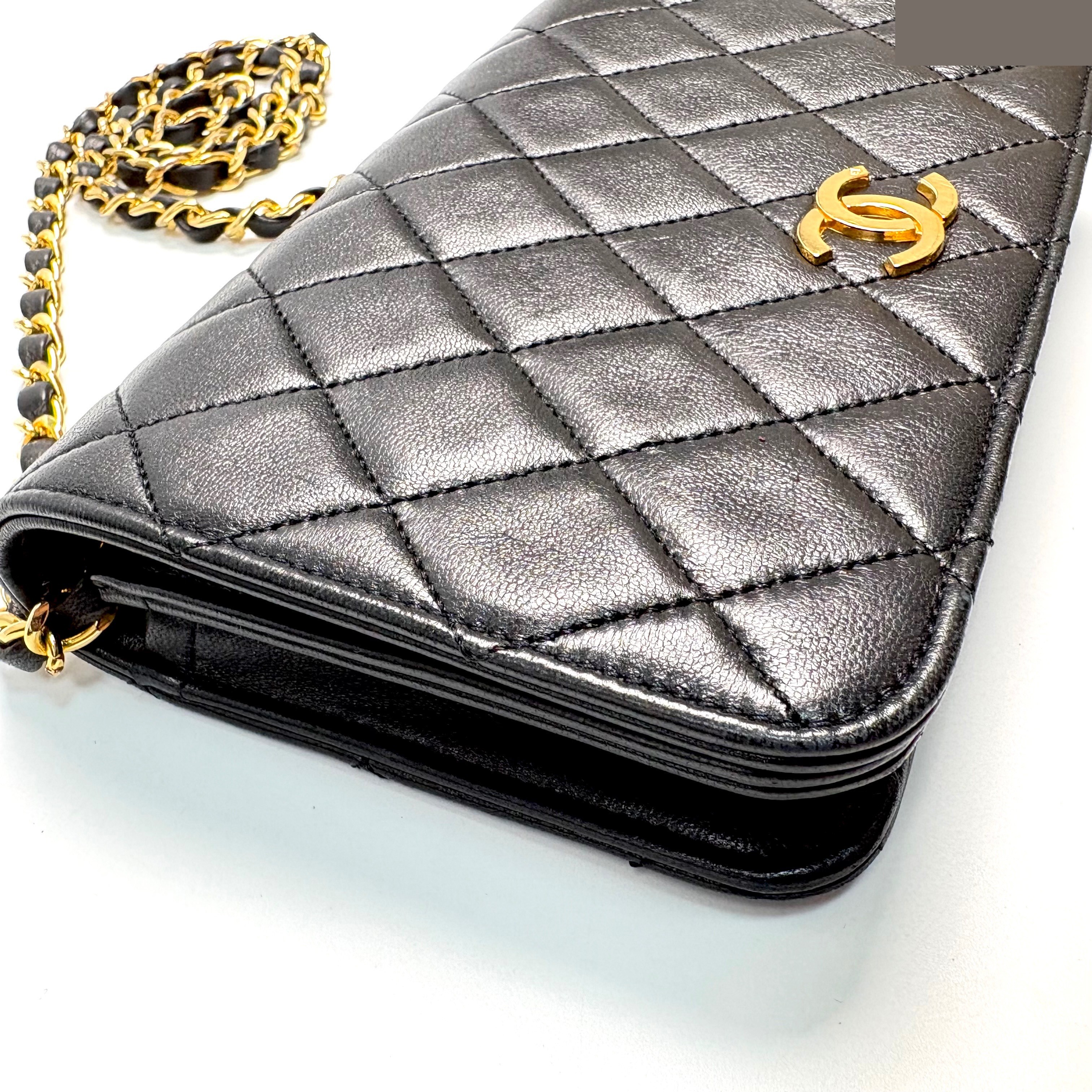 Matelassé Push-Lock Shoulder Bag — view 4
