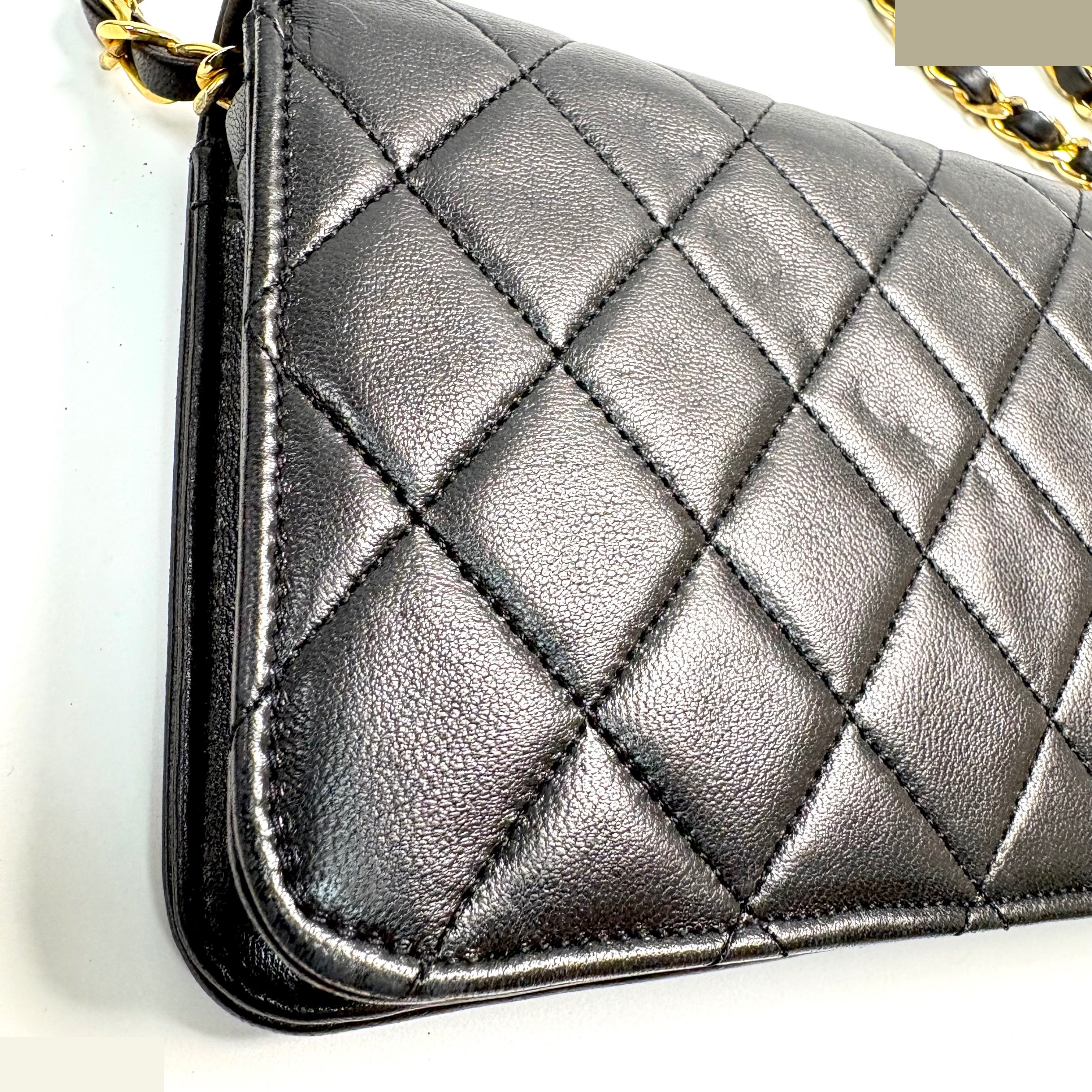 Matelassé Push-Lock Shoulder Bag — view 7