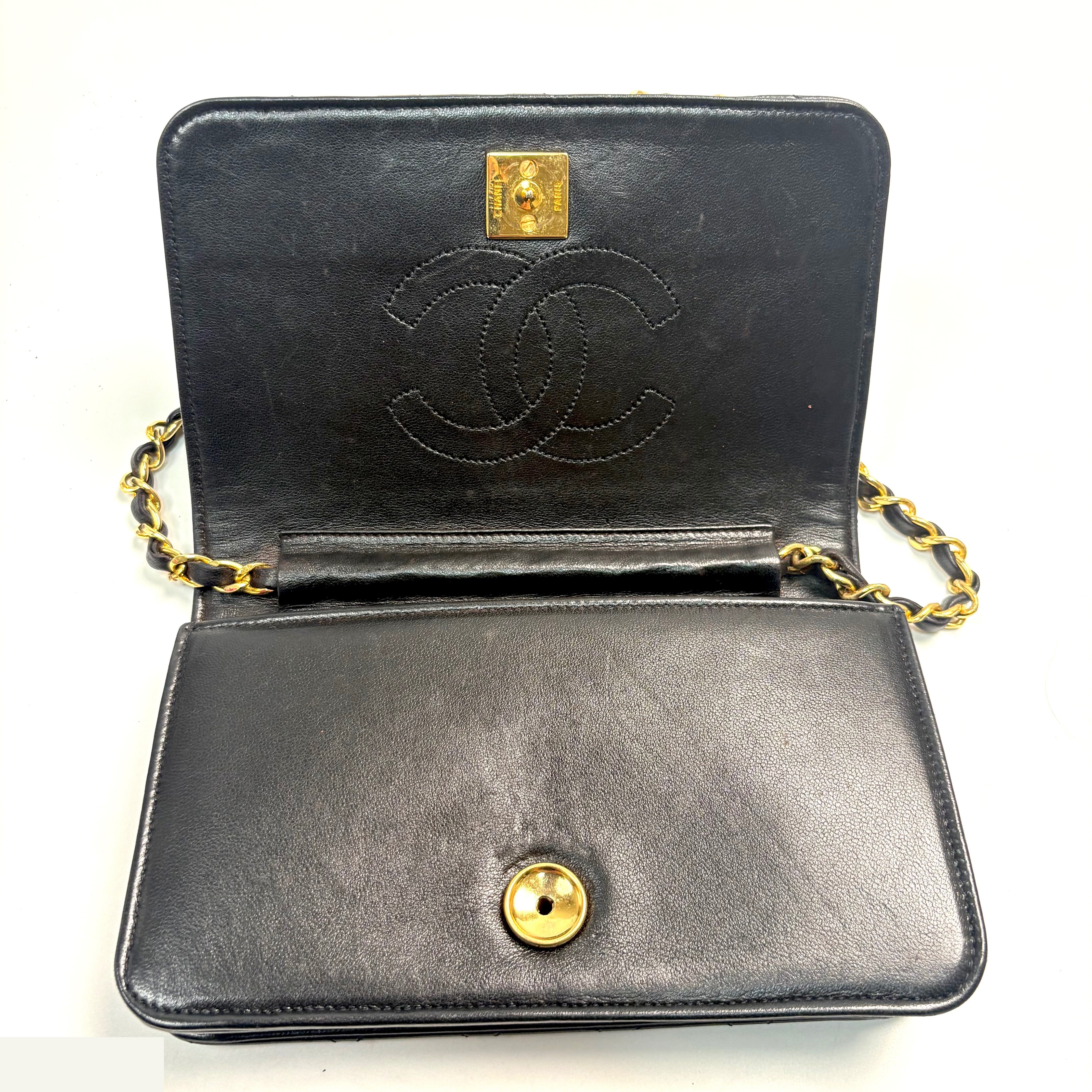 Matelassé Push-Lock Shoulder Bag — view 8