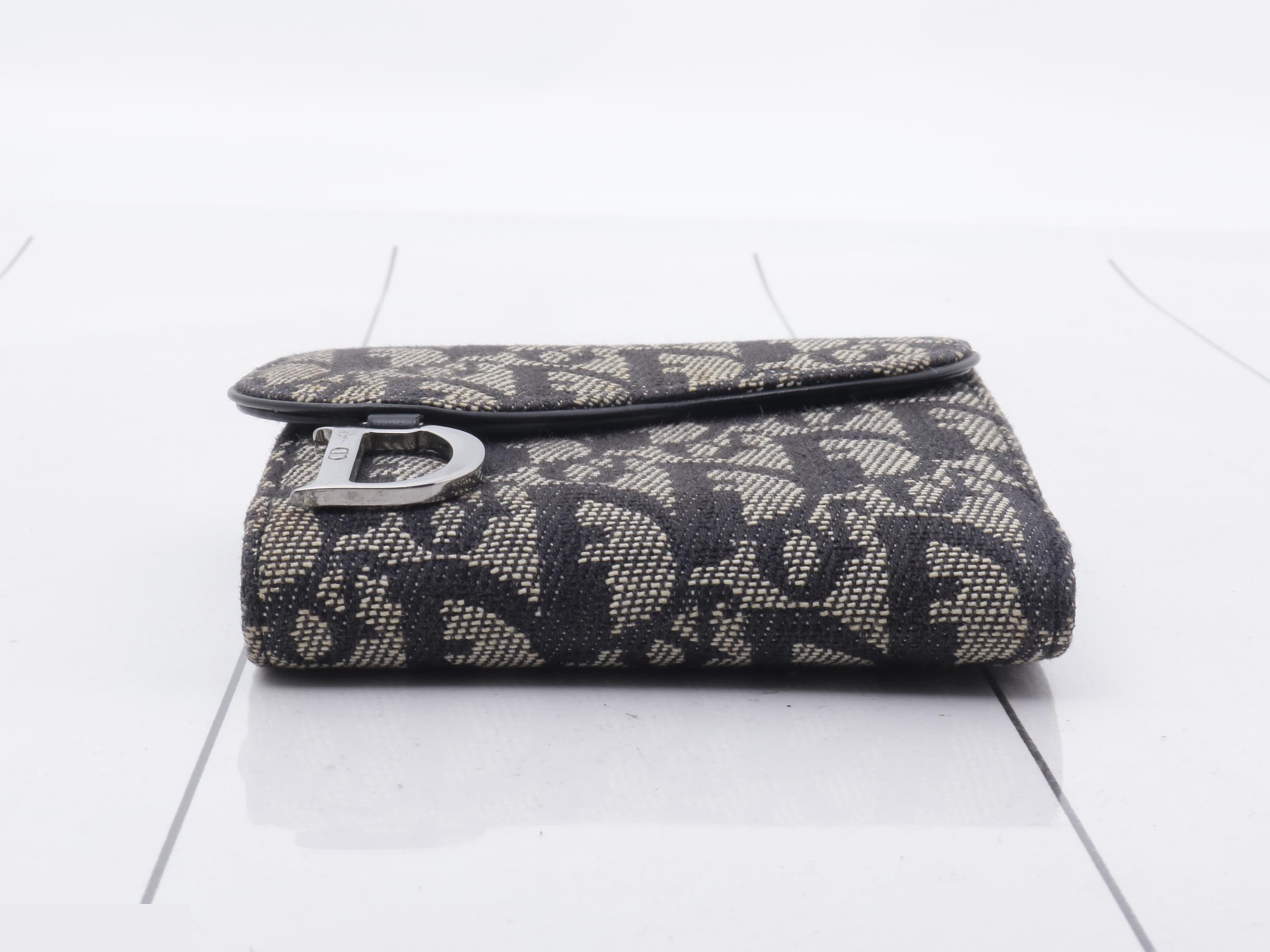 Other lines: Bags and Wallets — view 3
