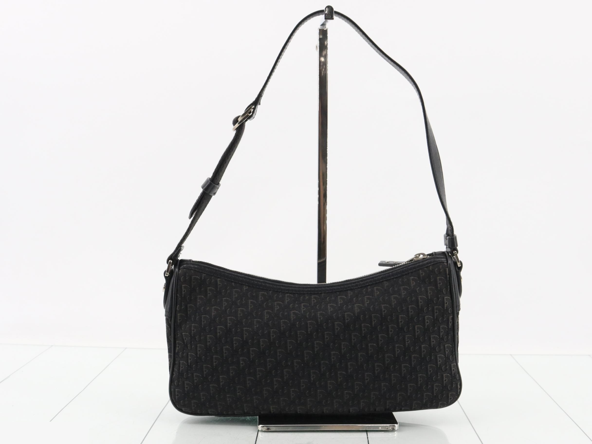 Street Chic Shoulder Bag — view 2