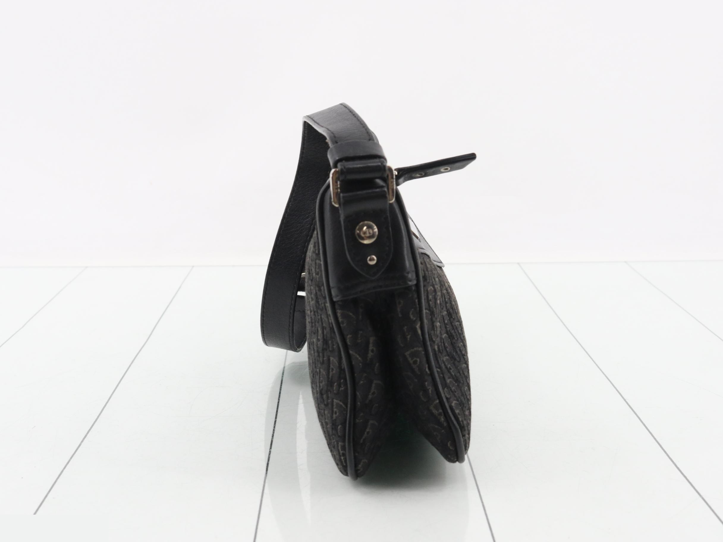 Street Chic Shoulder Bag — view 4