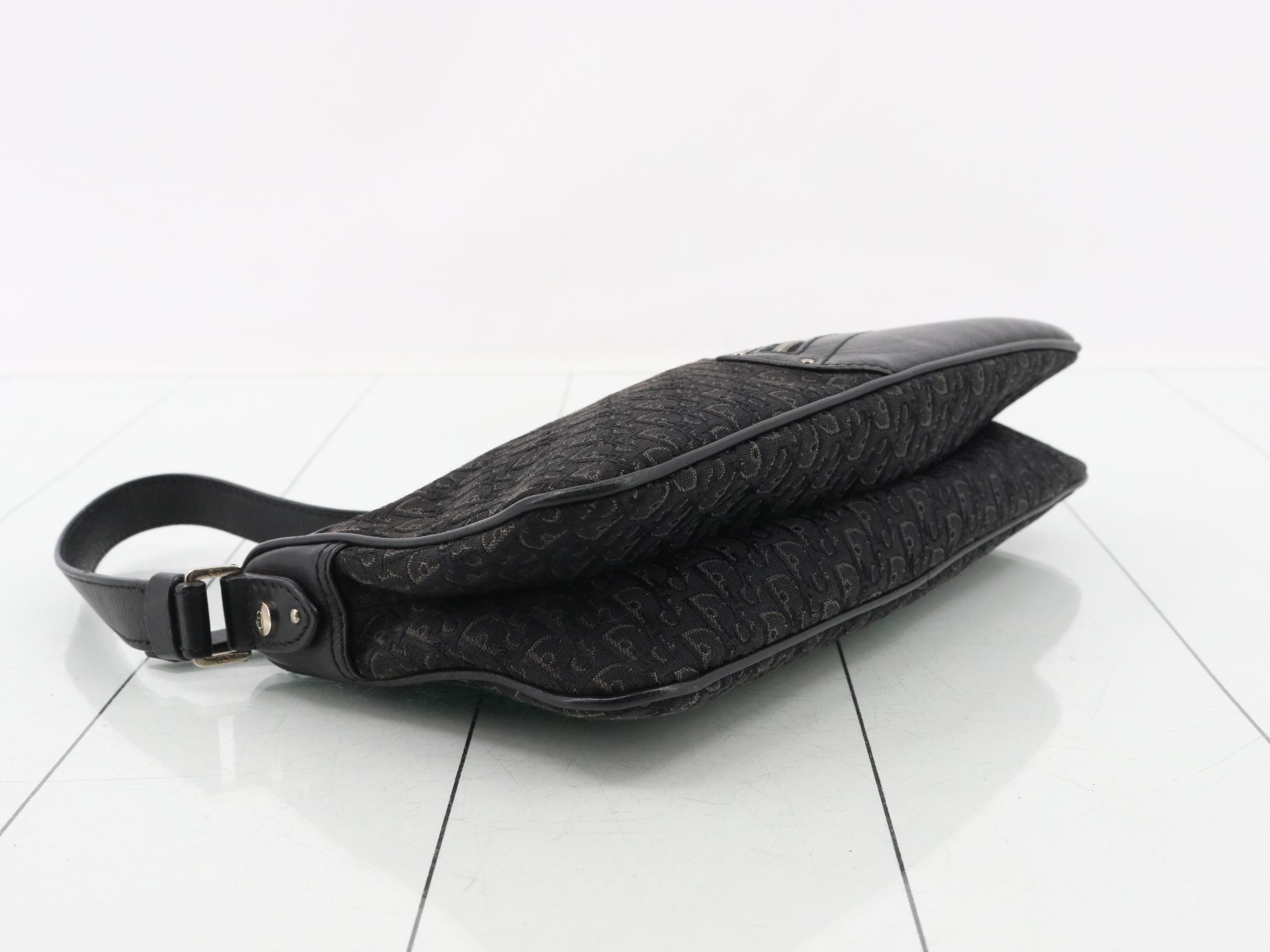 Street Chic Shoulder Bag — view 5