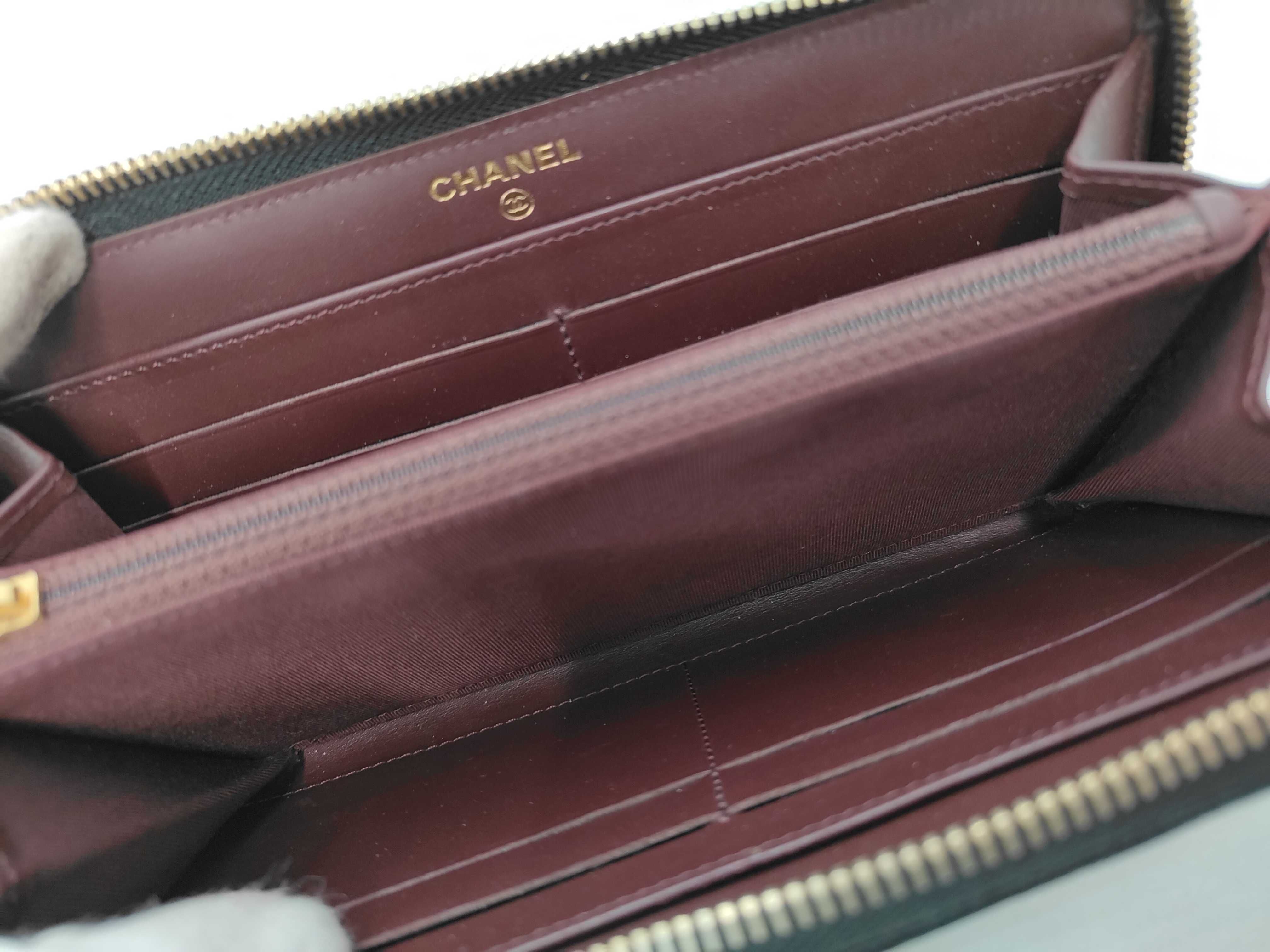 Matelassé Round Zip Wallet, Caviar Leather — view 7
