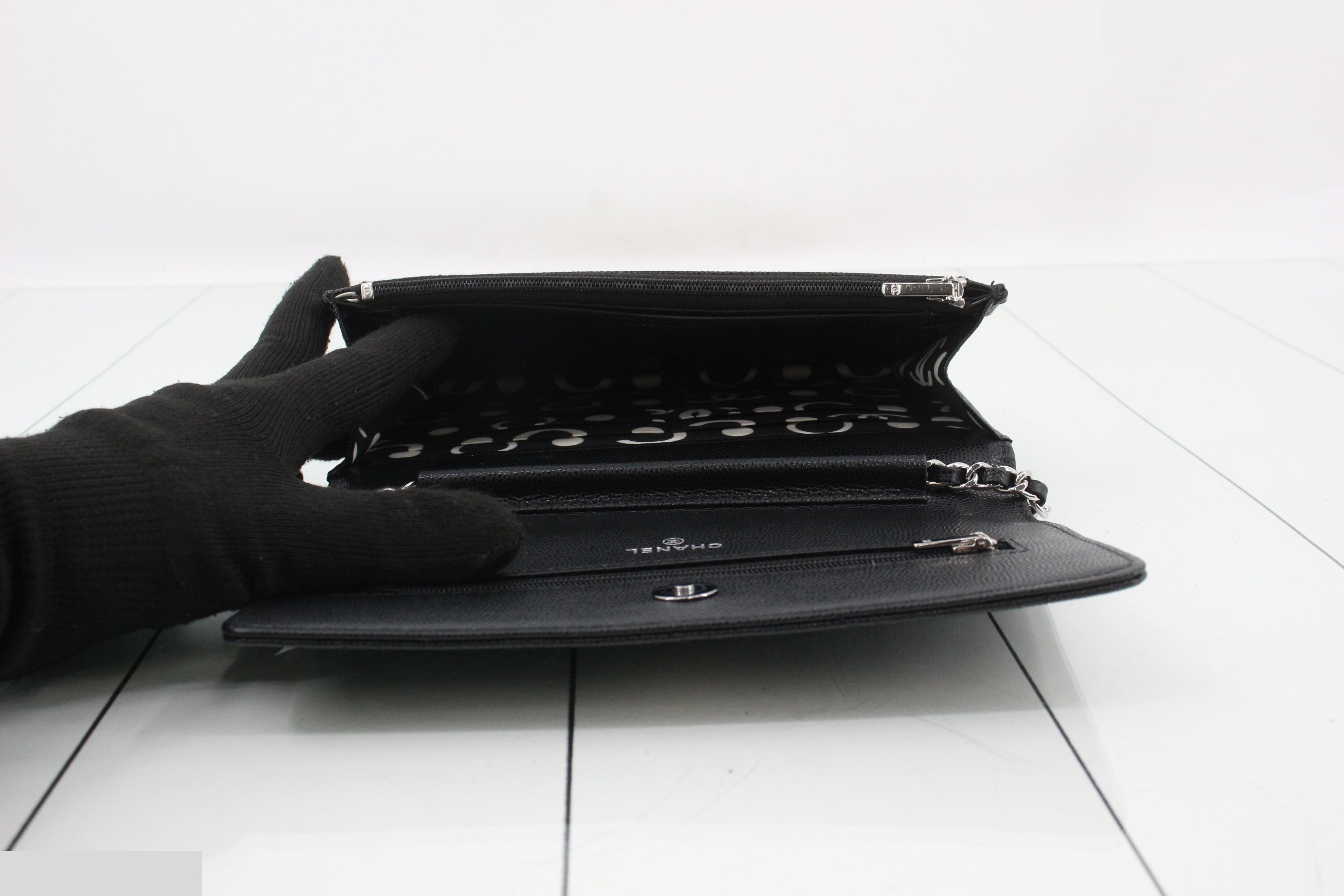 Matelassé Caviar Skin Coco Mark Chain Wallet — view 4