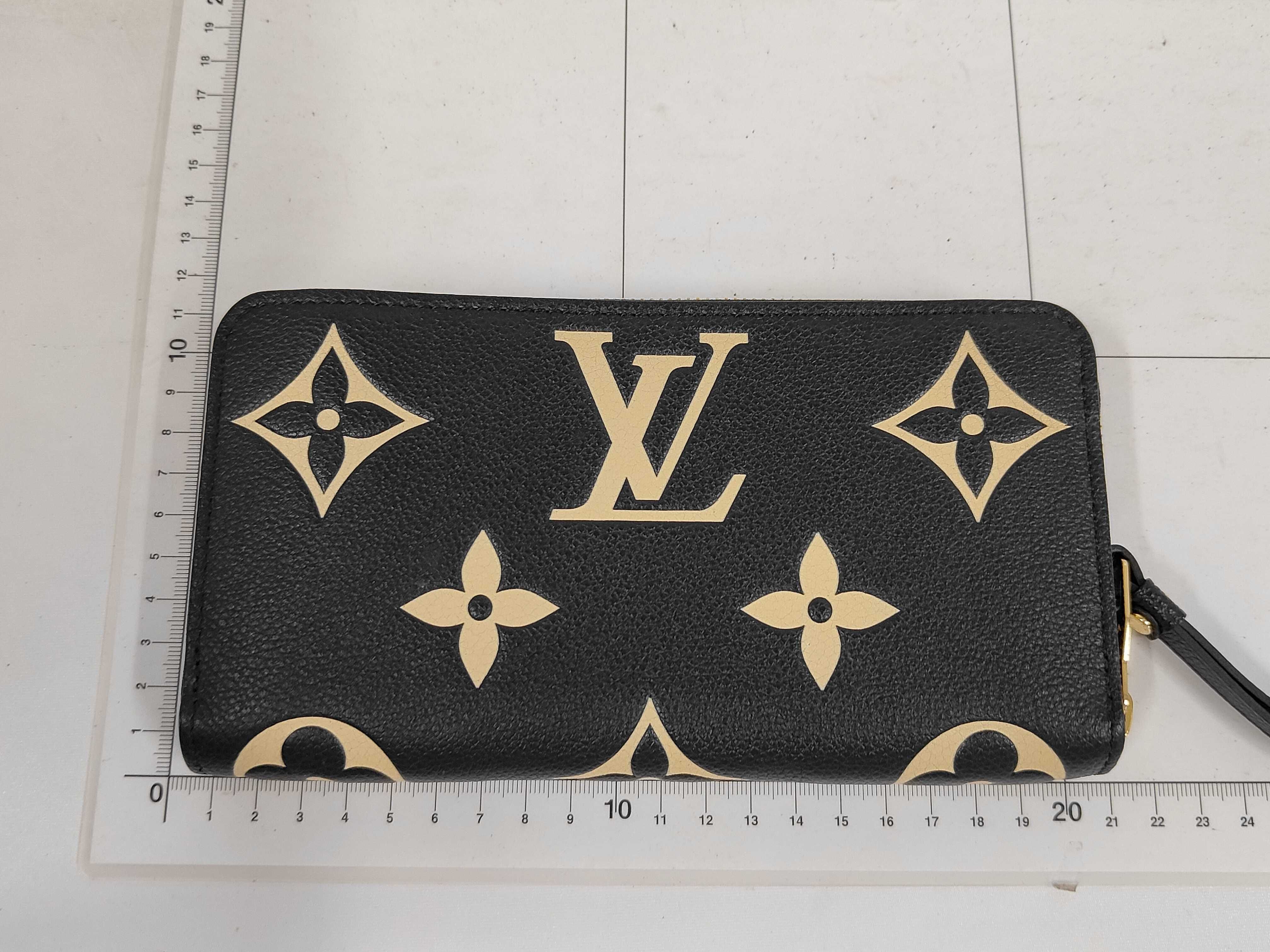 Monogram Empreinte Louis Vuitton Zippy Wallet Empreinte Bicolor RFID Wallet — view 2