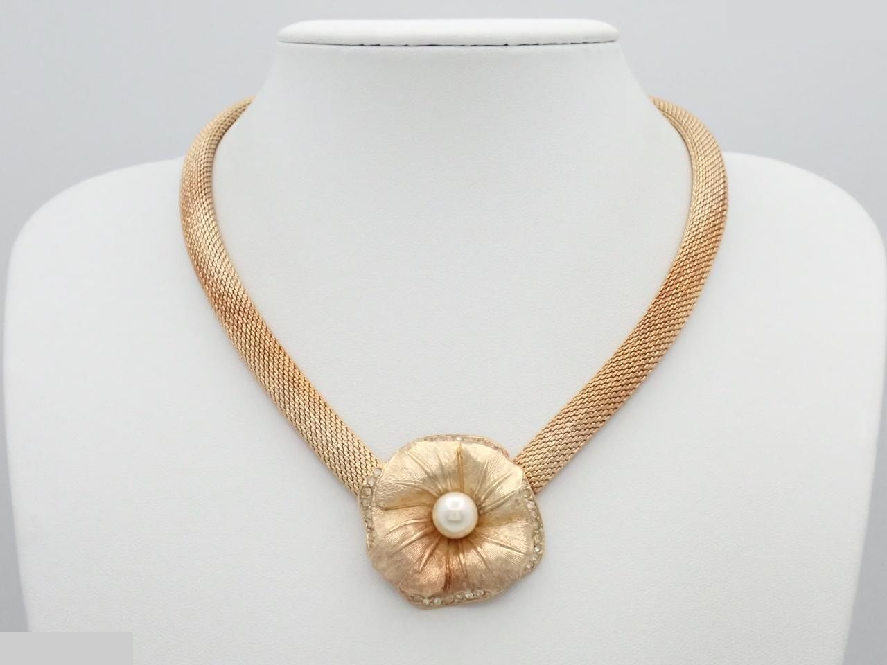 necklace, pearl, omega chain, flower design, neck circumference approximately 40cm — view 3