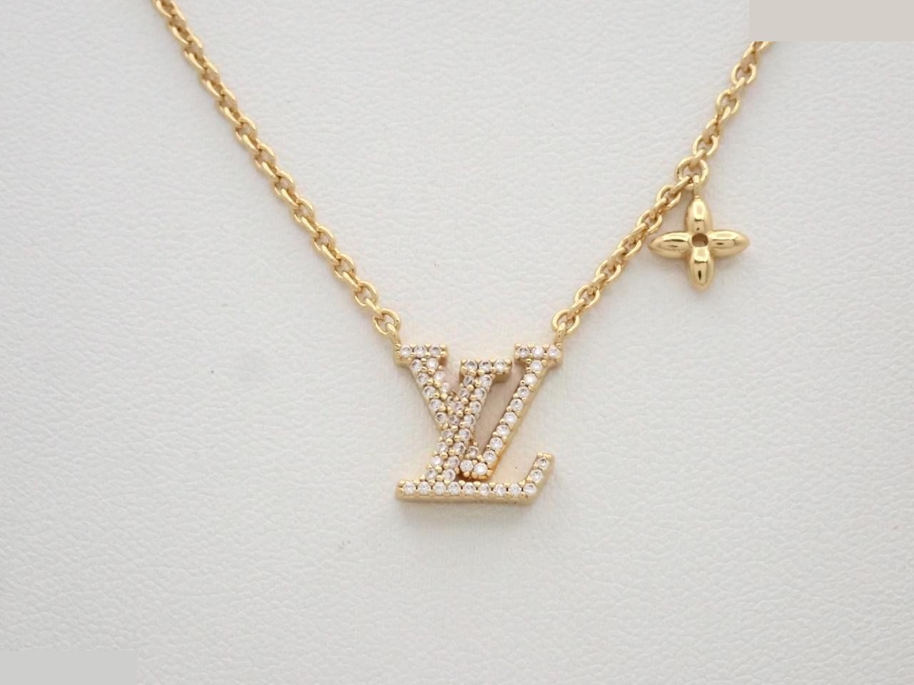 Iconic gold necklace, chain approximately 46cm.