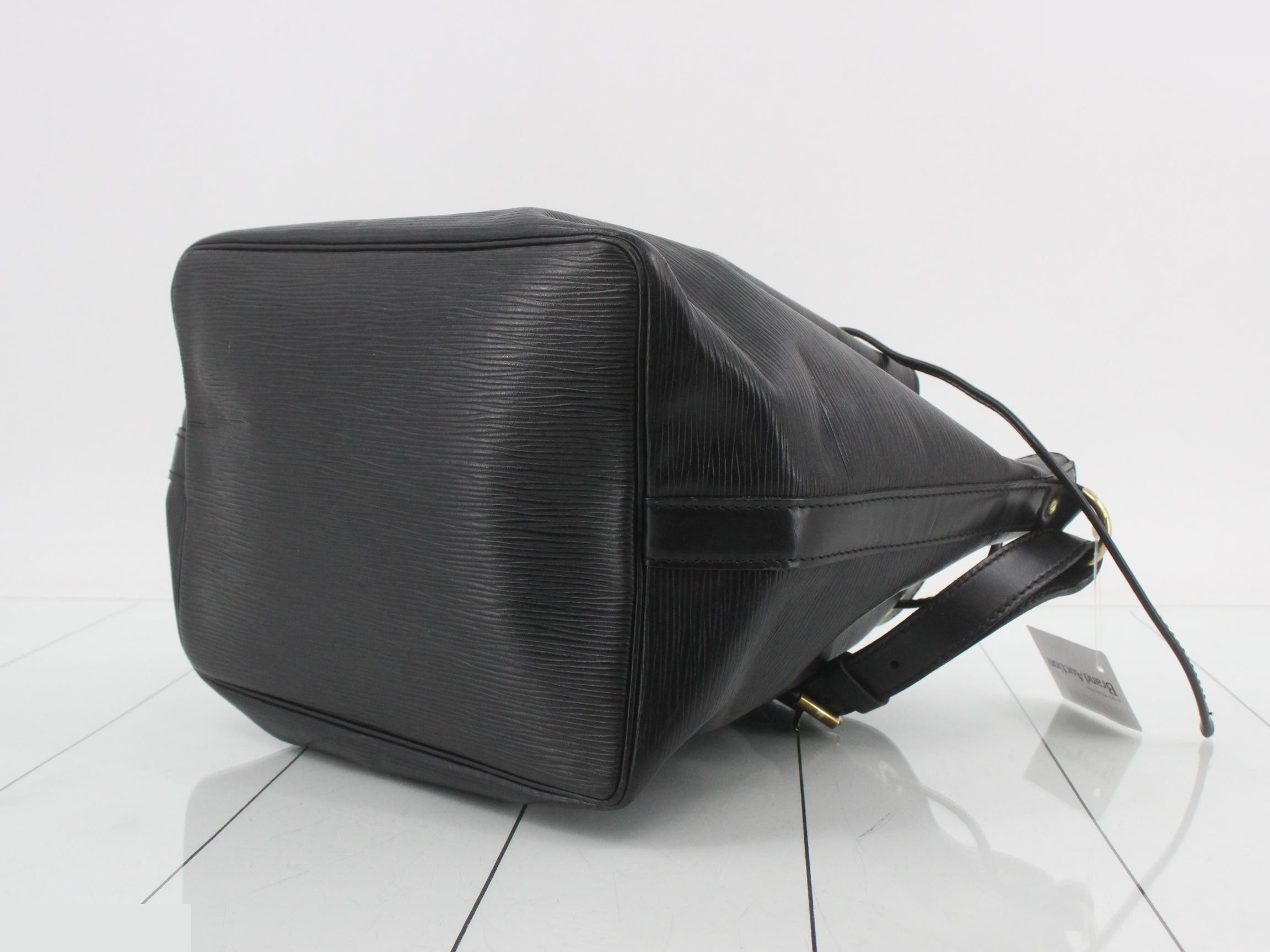 Epi Noé Shoulder Bag — view 6