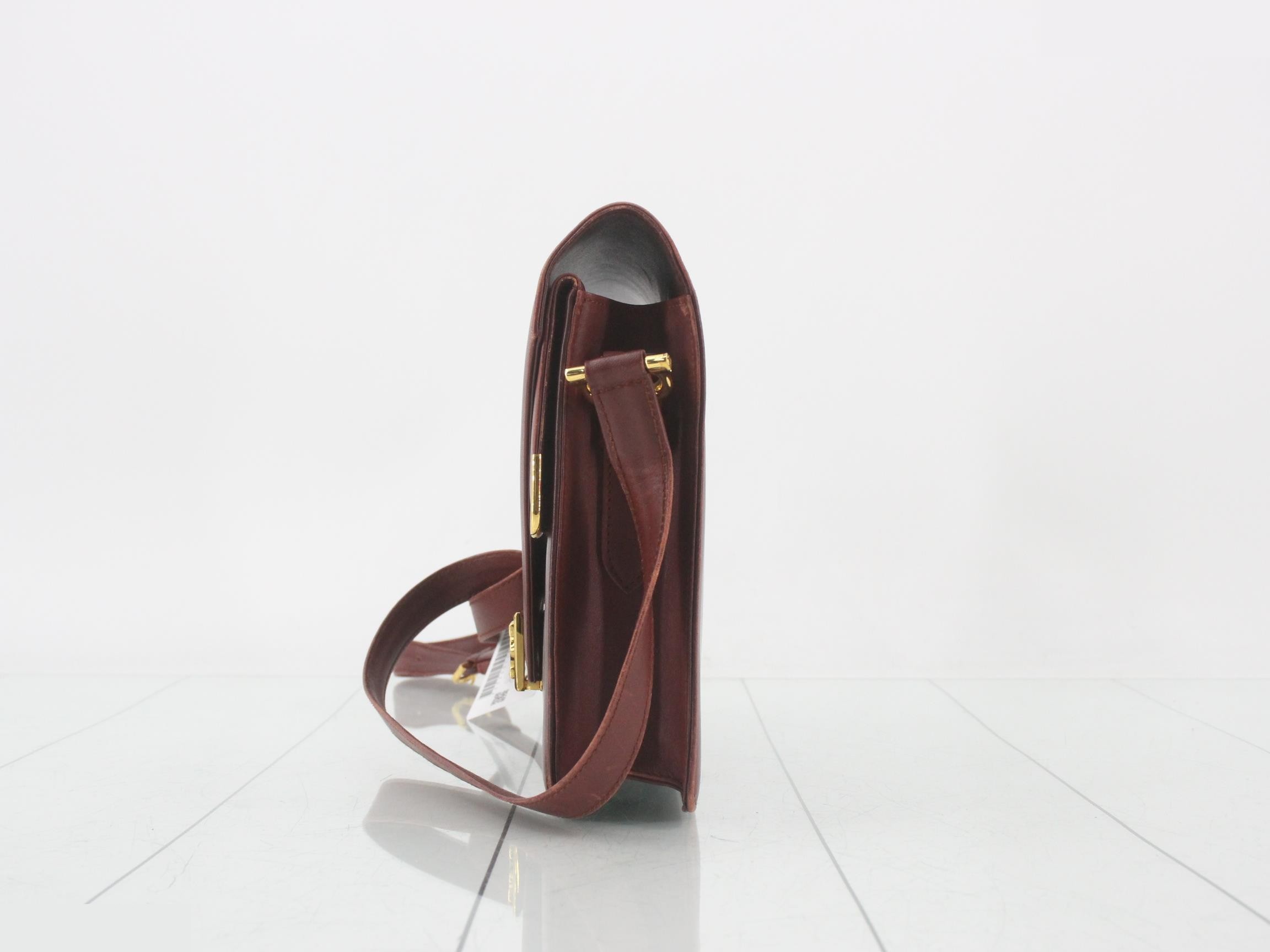 Leather shoulder bag with logo hardware — view 3