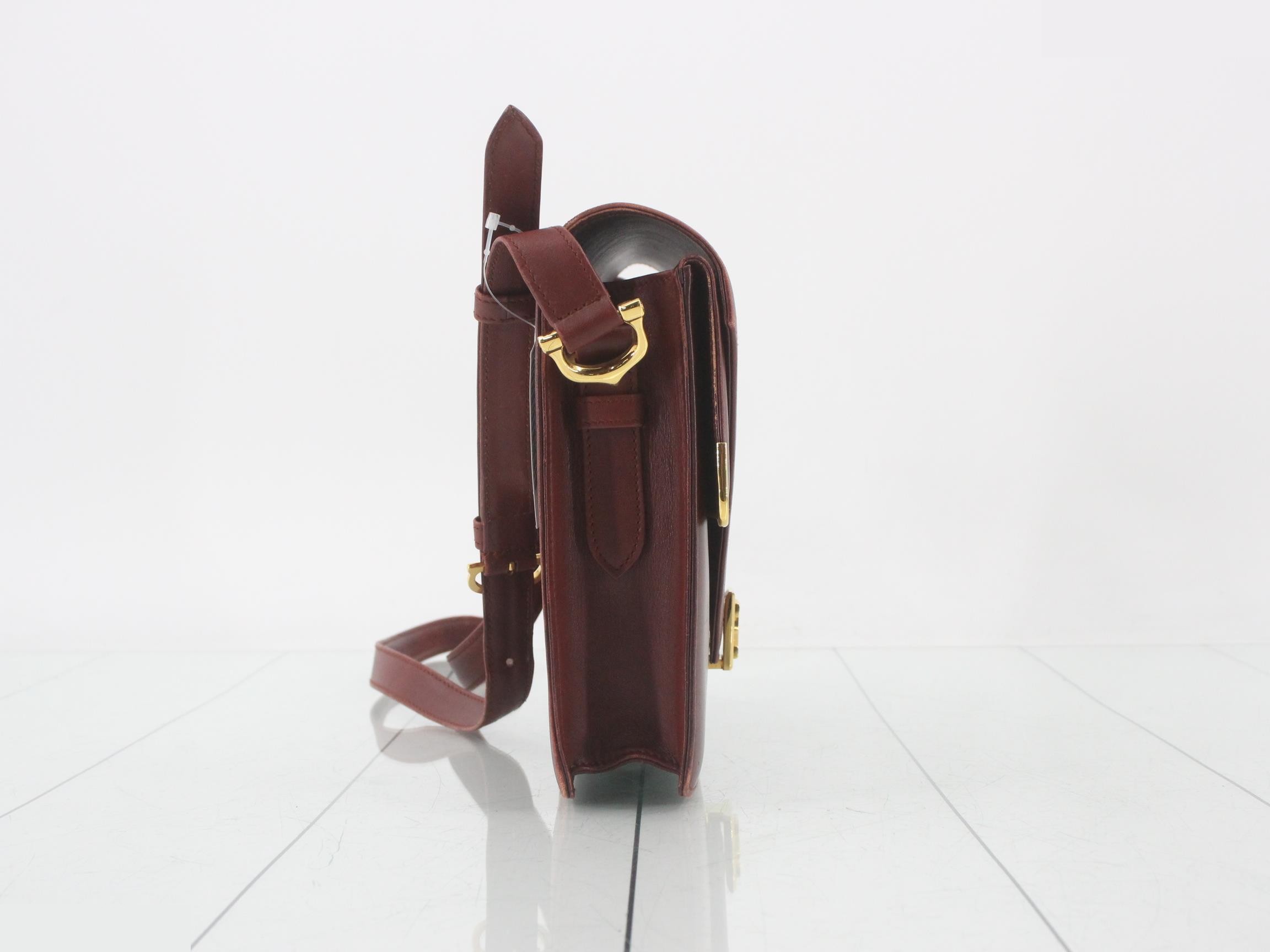 Leather shoulder bag with logo hardware — view 4