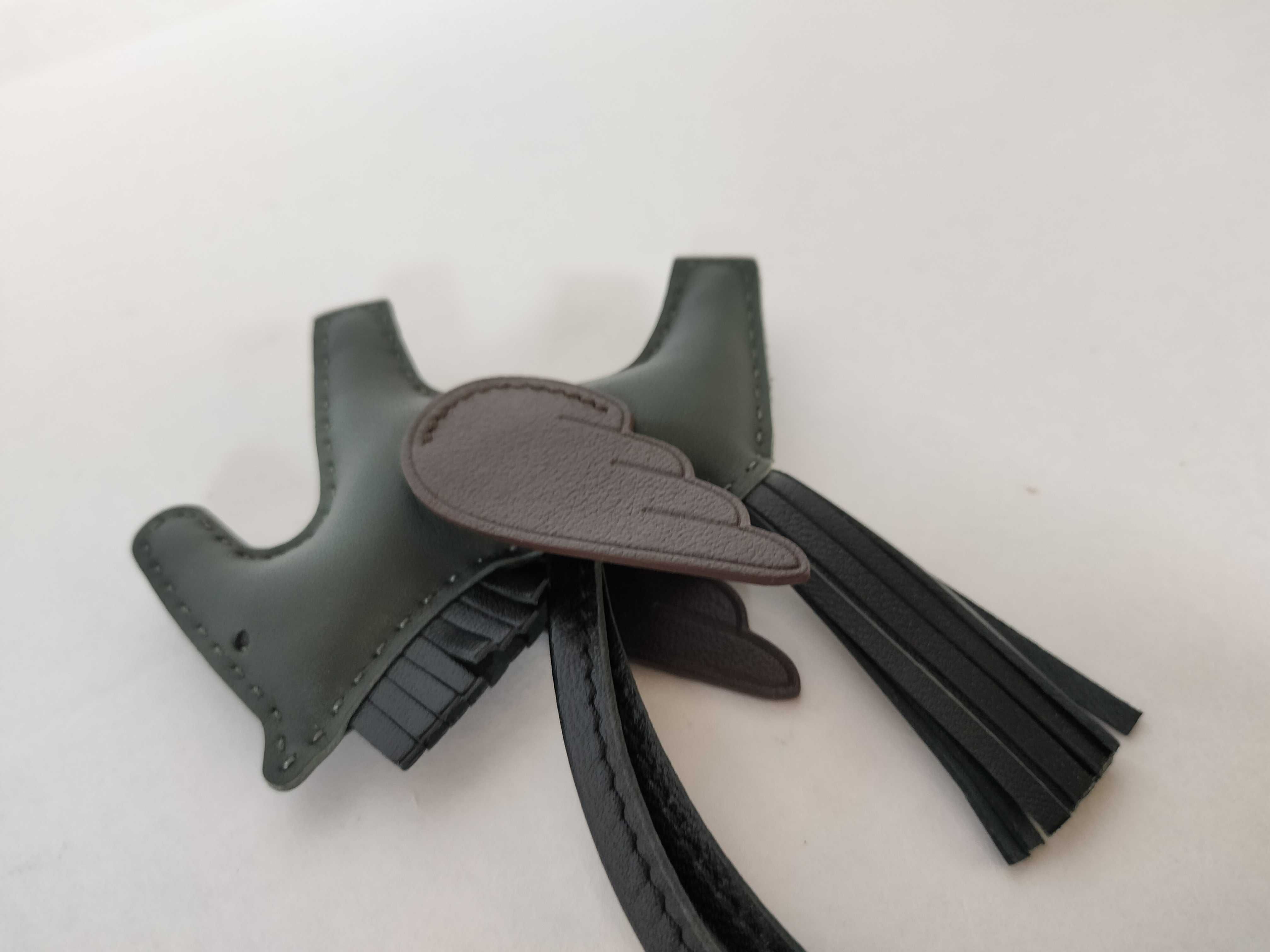 Pegasus PM G stamp charm — view 8