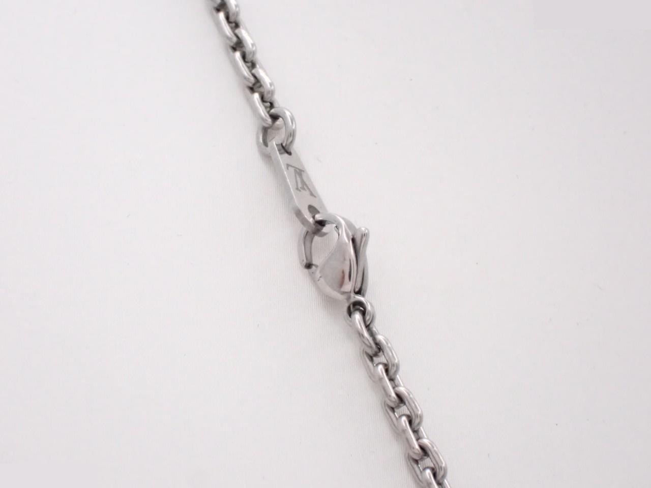 Monogram Bold pendant, M00675, chain approximately 60cm. — view 2