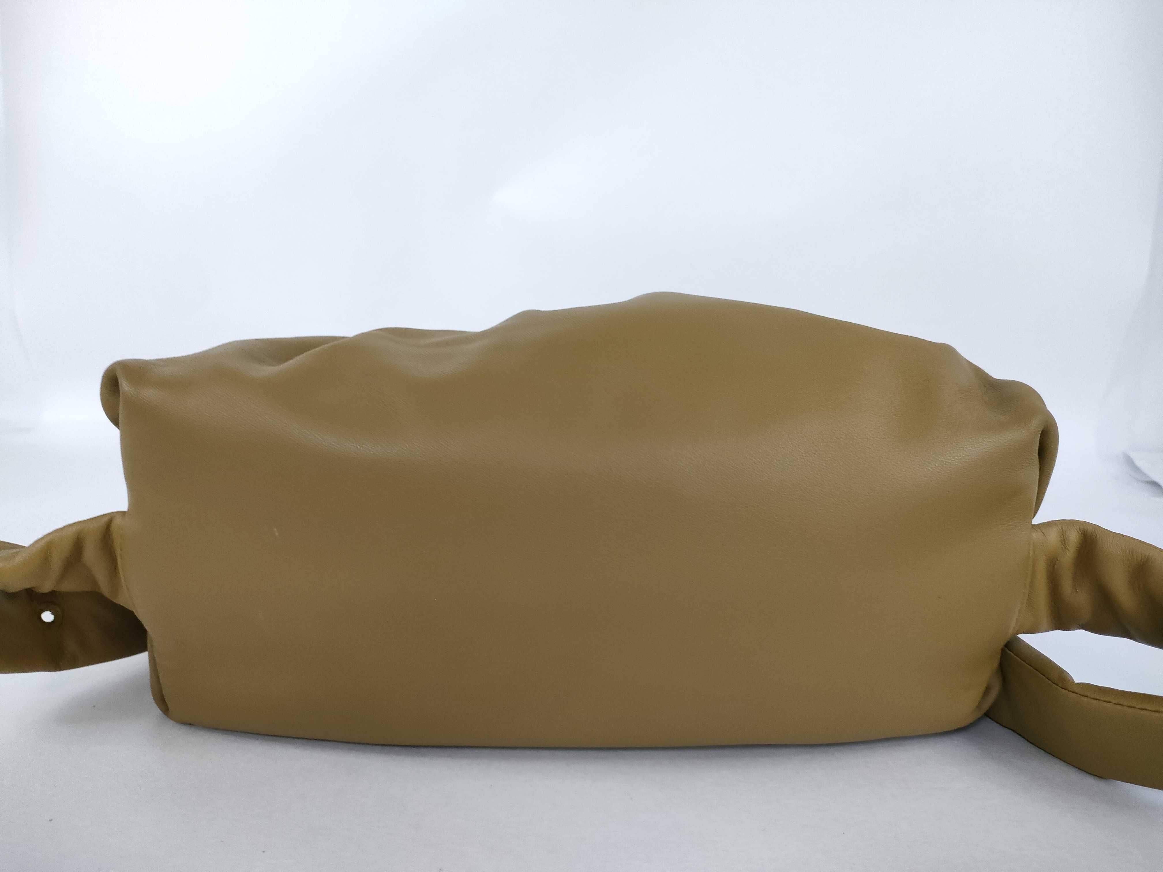 The Body Bag Shoulder Bag Beige Shoulder Bag — view 7
