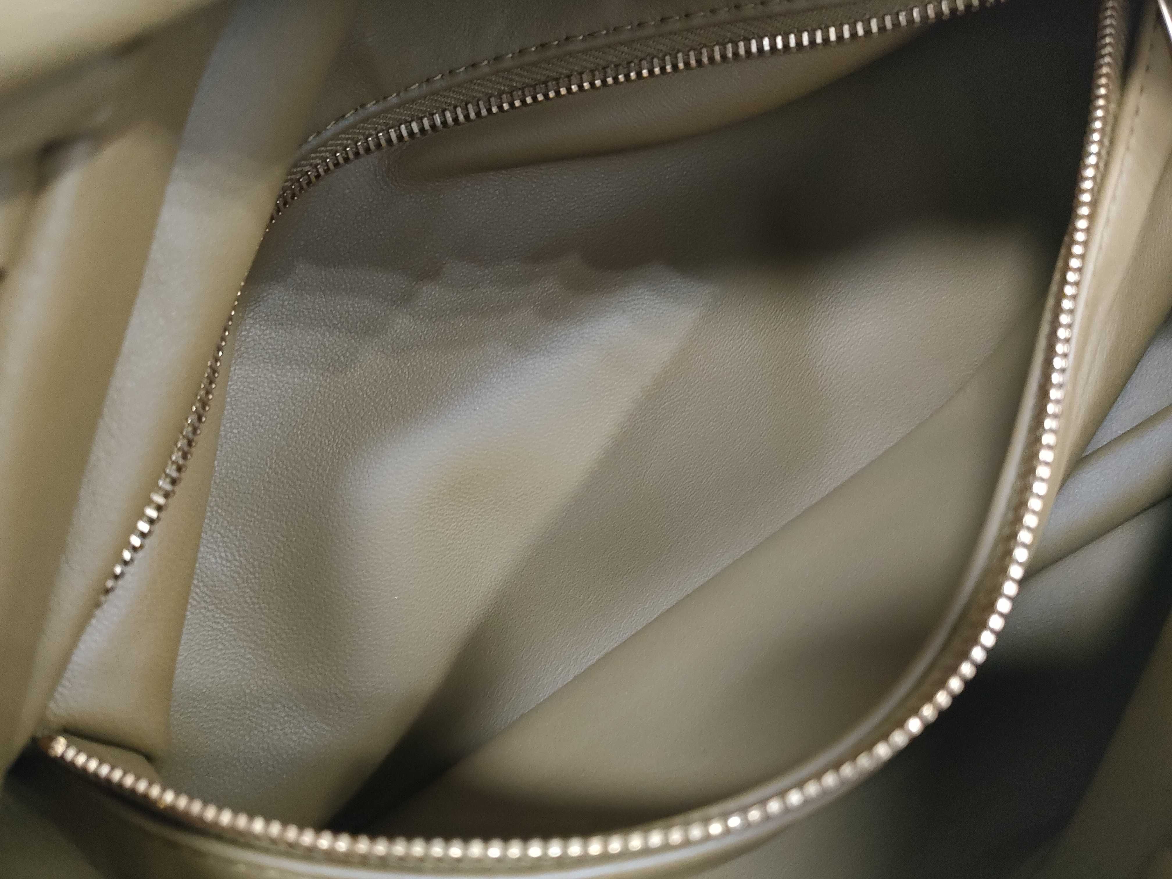 The Body Bag Shoulder Bag Beige Shoulder Bag — view 10