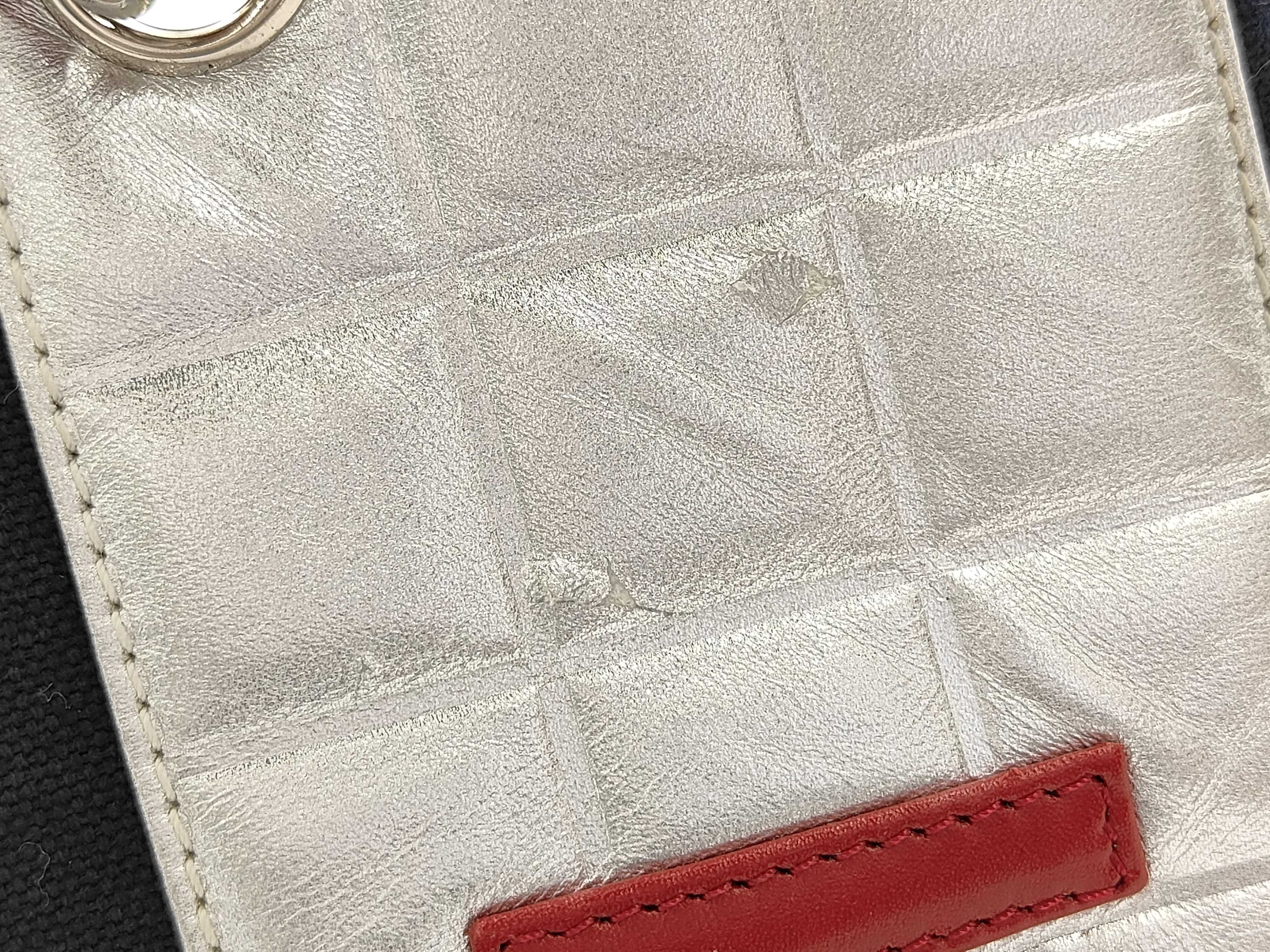 No.5 Chocolate Bar Chain Shoulder Bag (Navy x Silver) — view 13