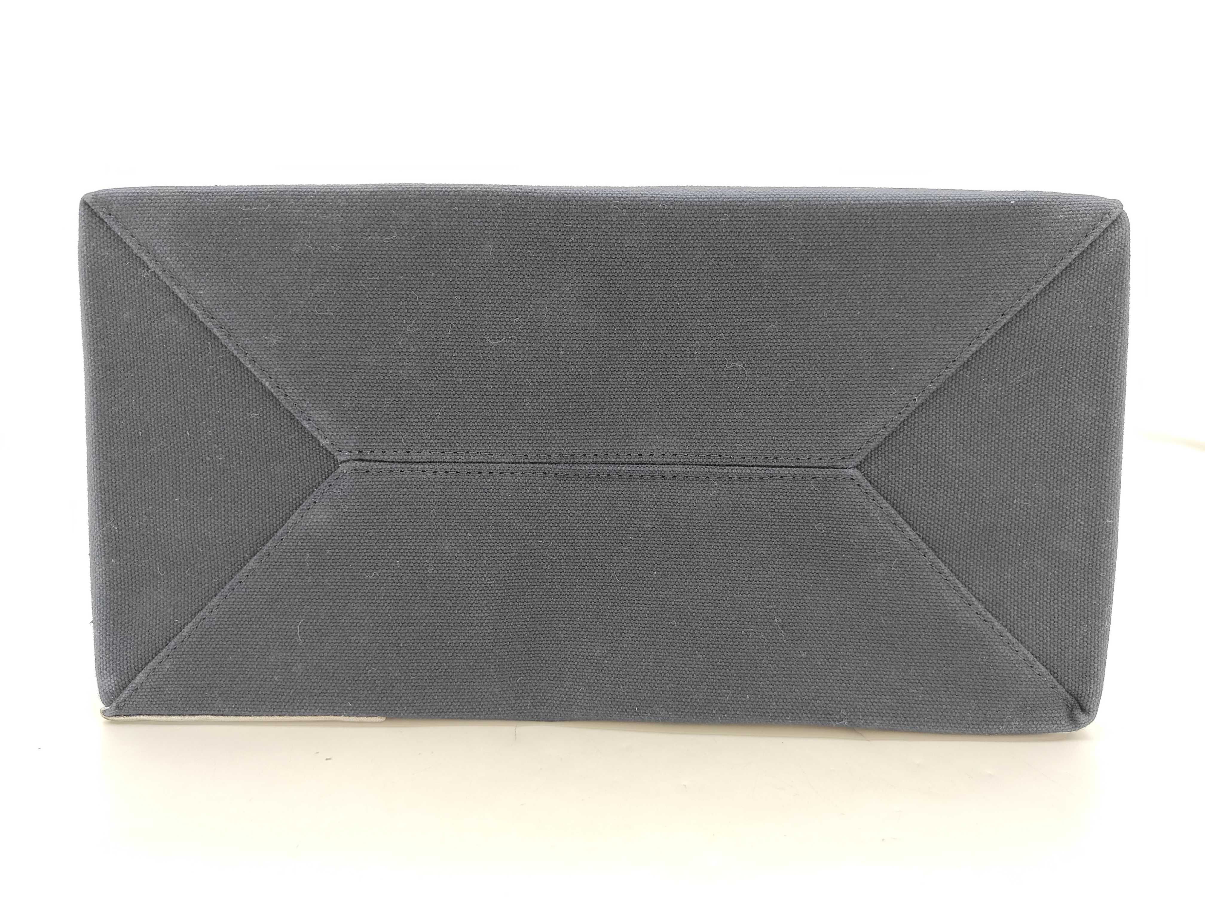 No.5 Chocolate Bar Chain Shoulder Bag (Navy x Silver) — view 7