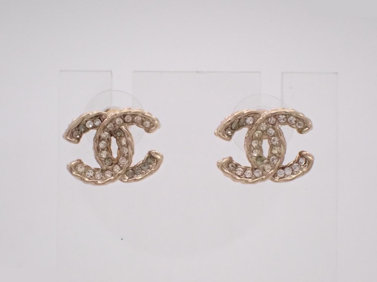 Earrings with Coco Mark logo