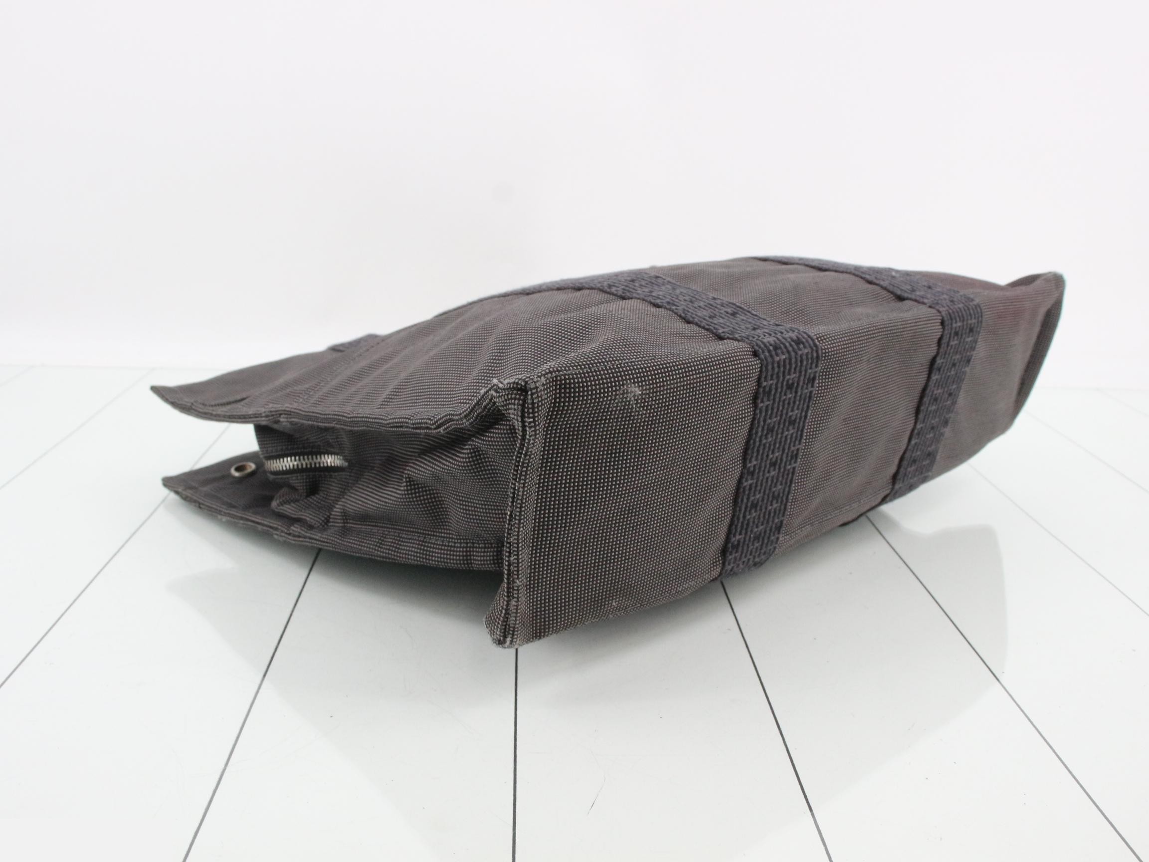 Aile Line Tote MM, Gray Canvas — view 5