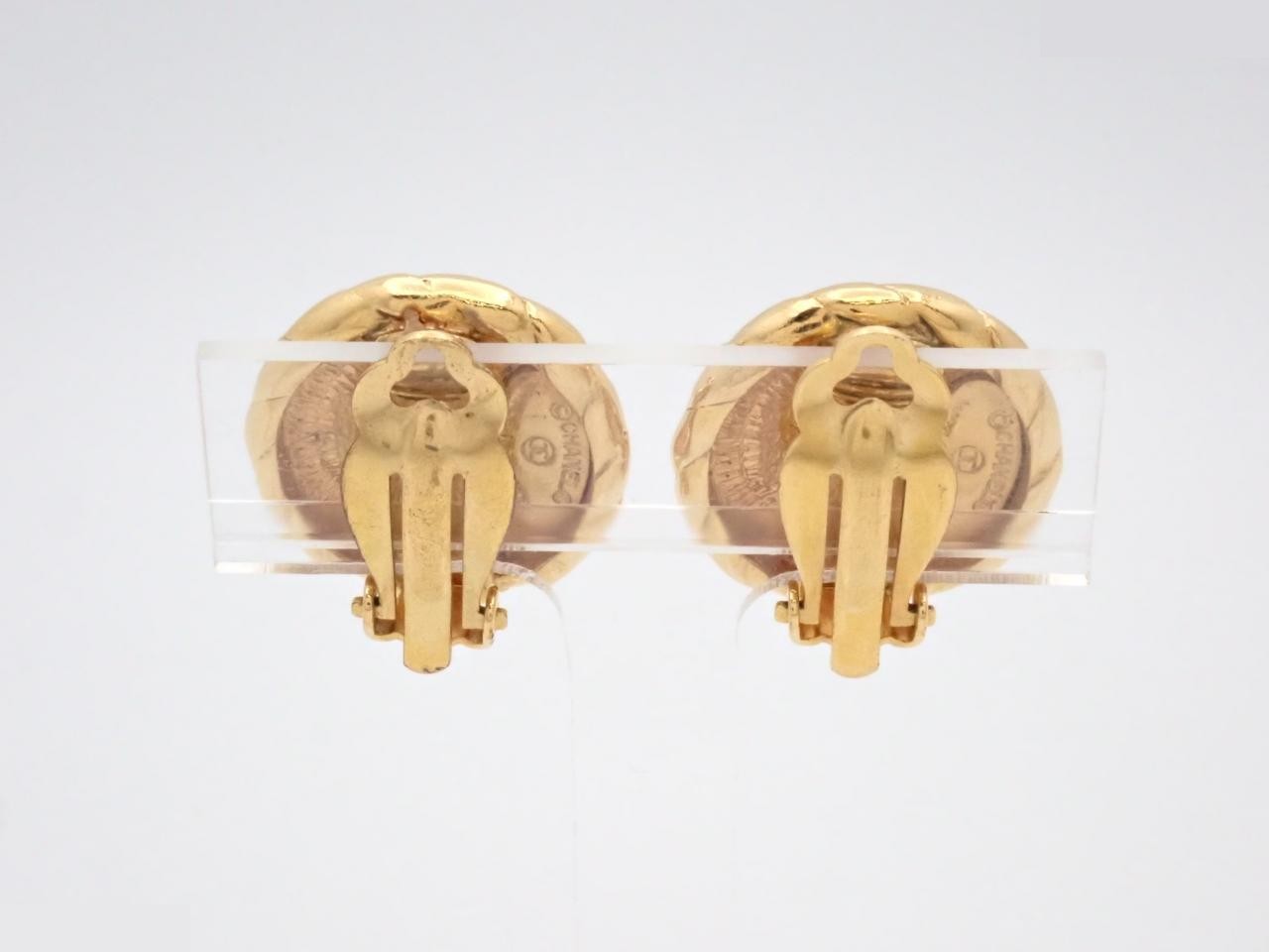 Earrings with Coco Mark design, gold. — view 2