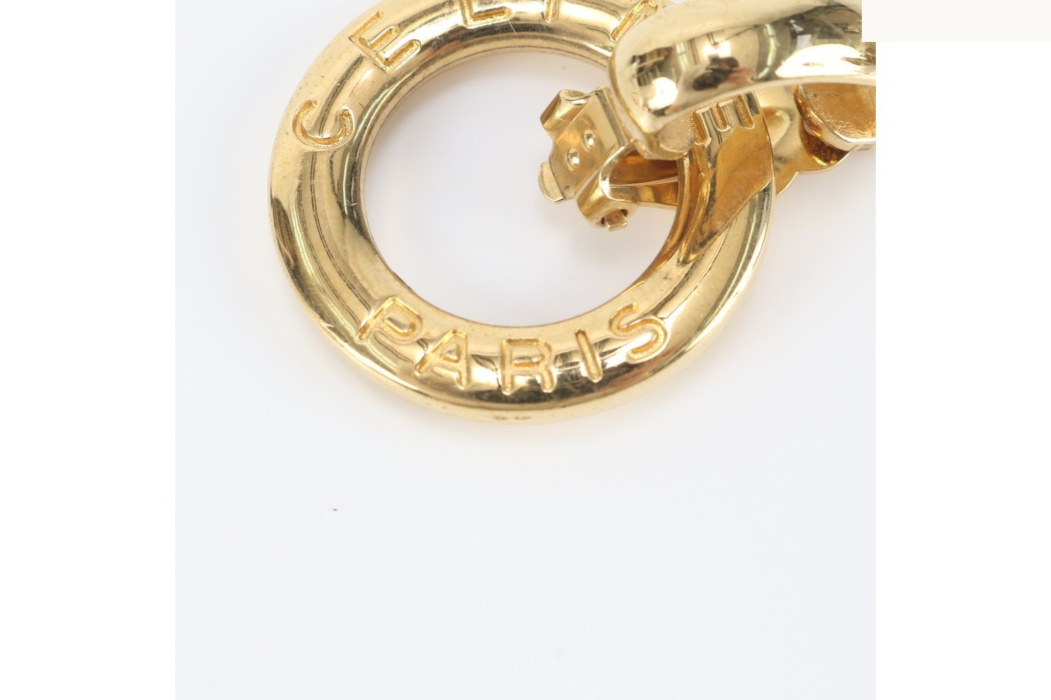 Circle logo earrings, gold, accessory. — view 4